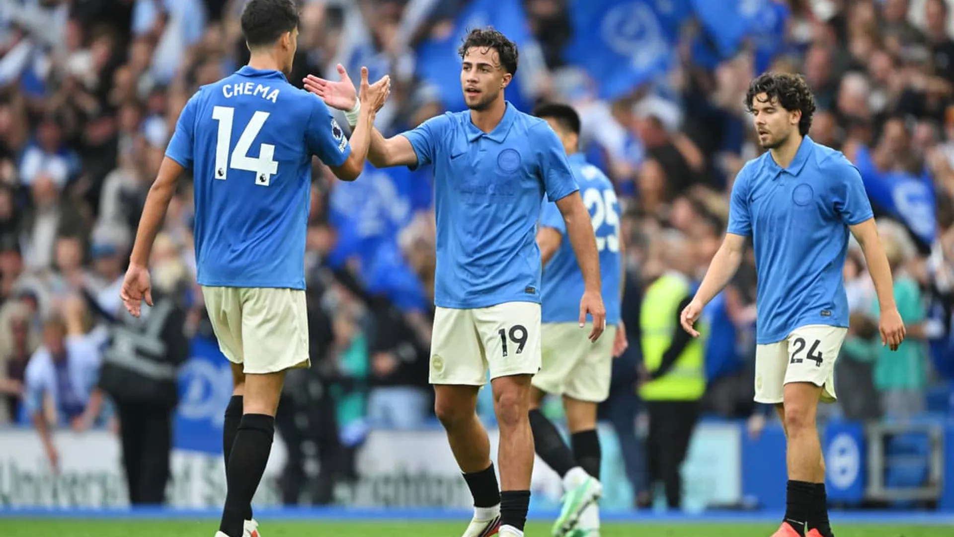 Arsenal, Manchester United, Chelsea y Newcastle estarían siguiendo a Charalampos Kostoulas