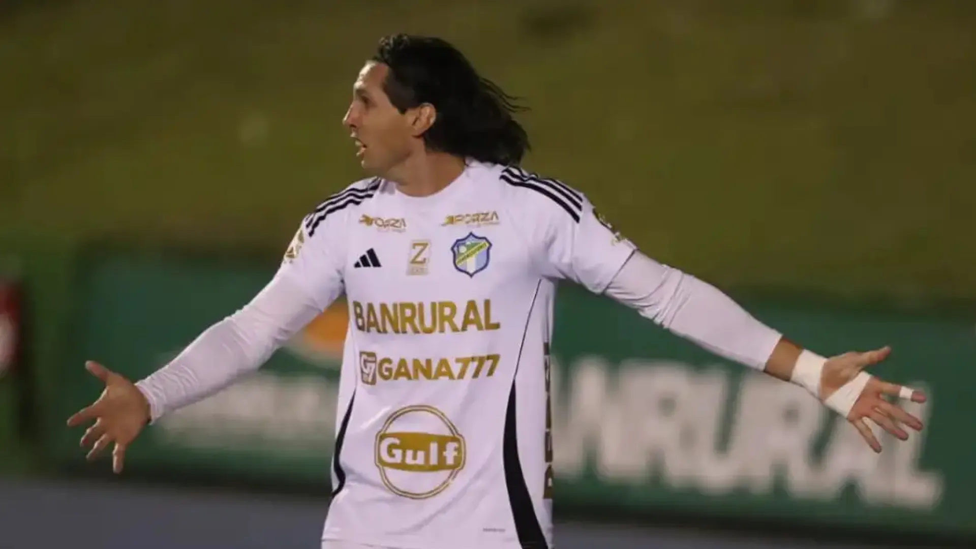 Problemas en Comunicaciones con Agustín Vuletich para su debut en el Torneo Apertura 2026