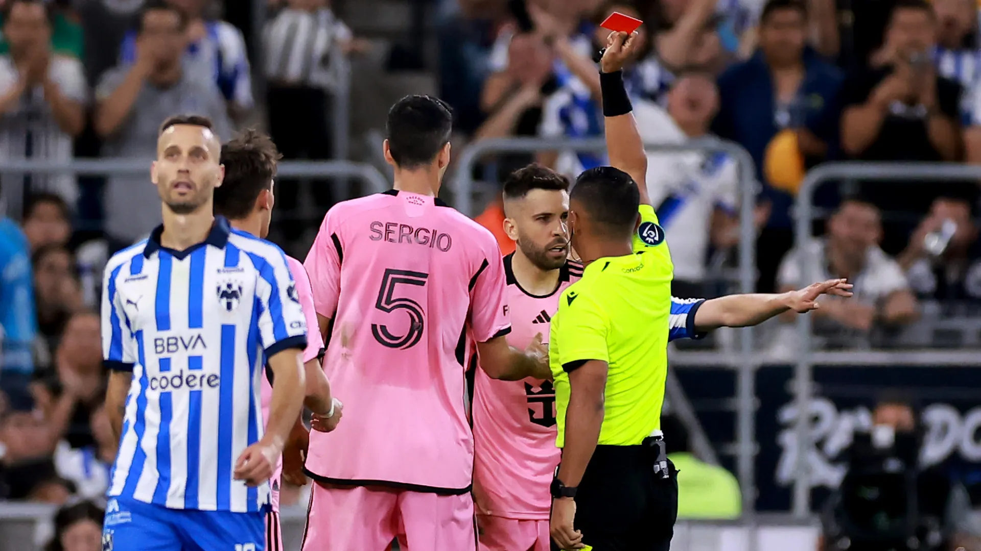 Los números del árbitro salvadoreño Iván Barton en el Monterrey vs Inter Miami