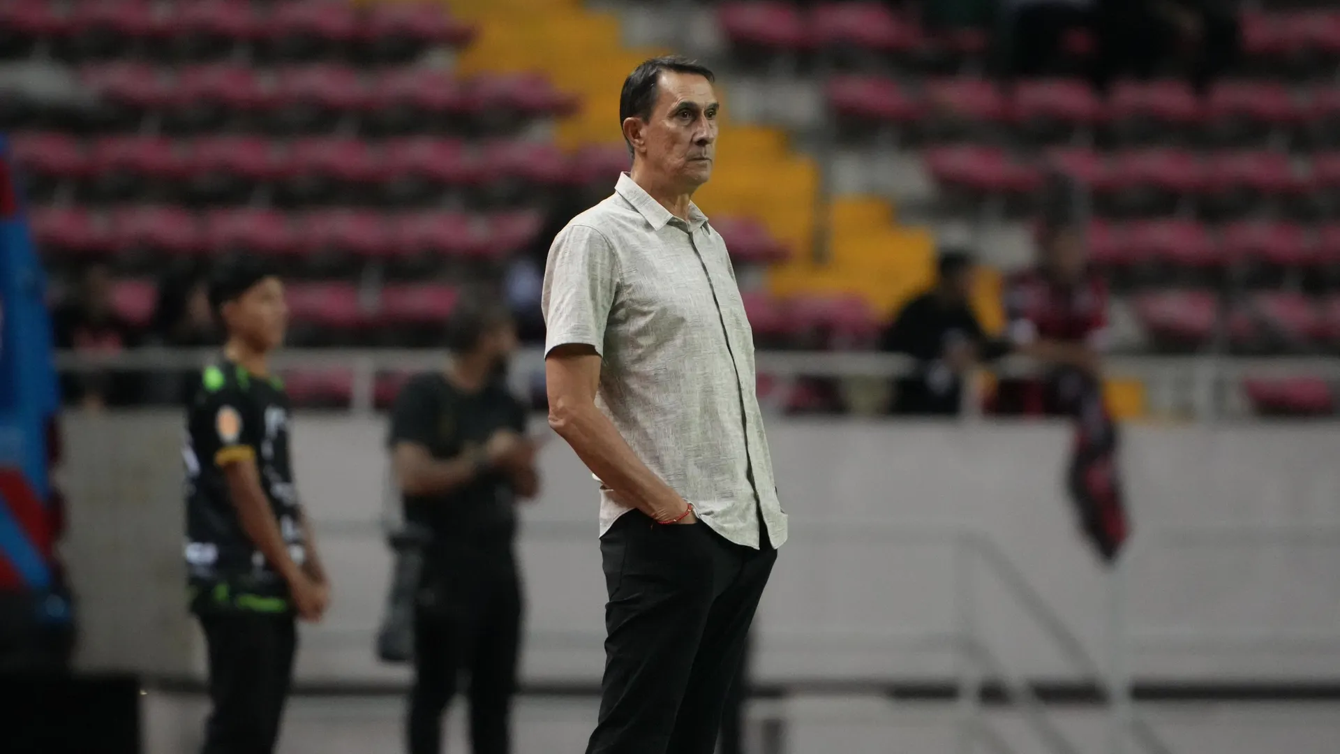 Alexandre Guimaraes dio una noticia que no gusta en Alajuelense.