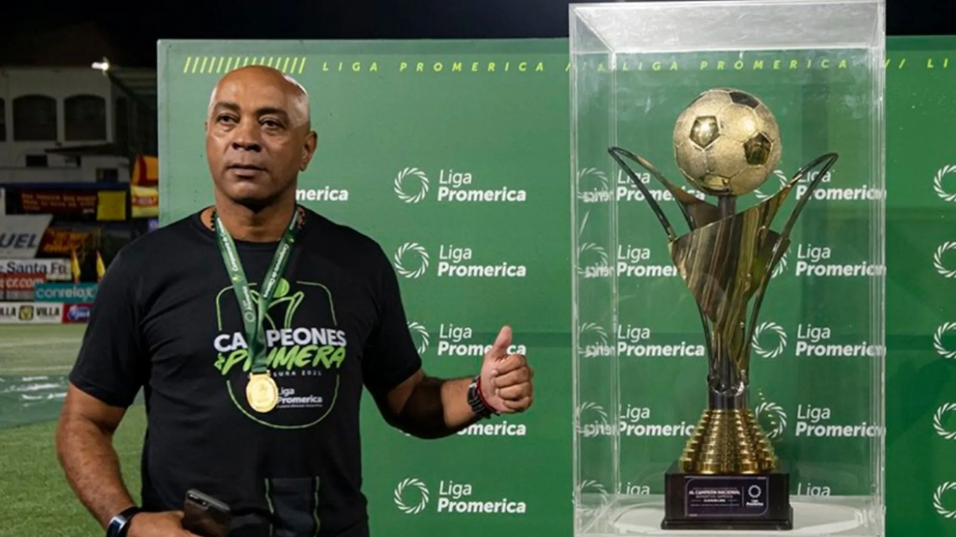 Mauricio Wright está hospitalizado