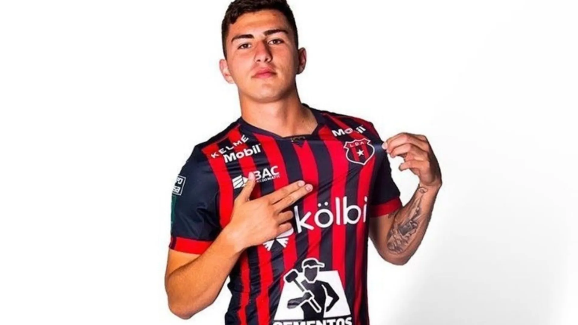 ¡Fin de la novela! Fernán Faerrón ya no es jugador de Alajuelense