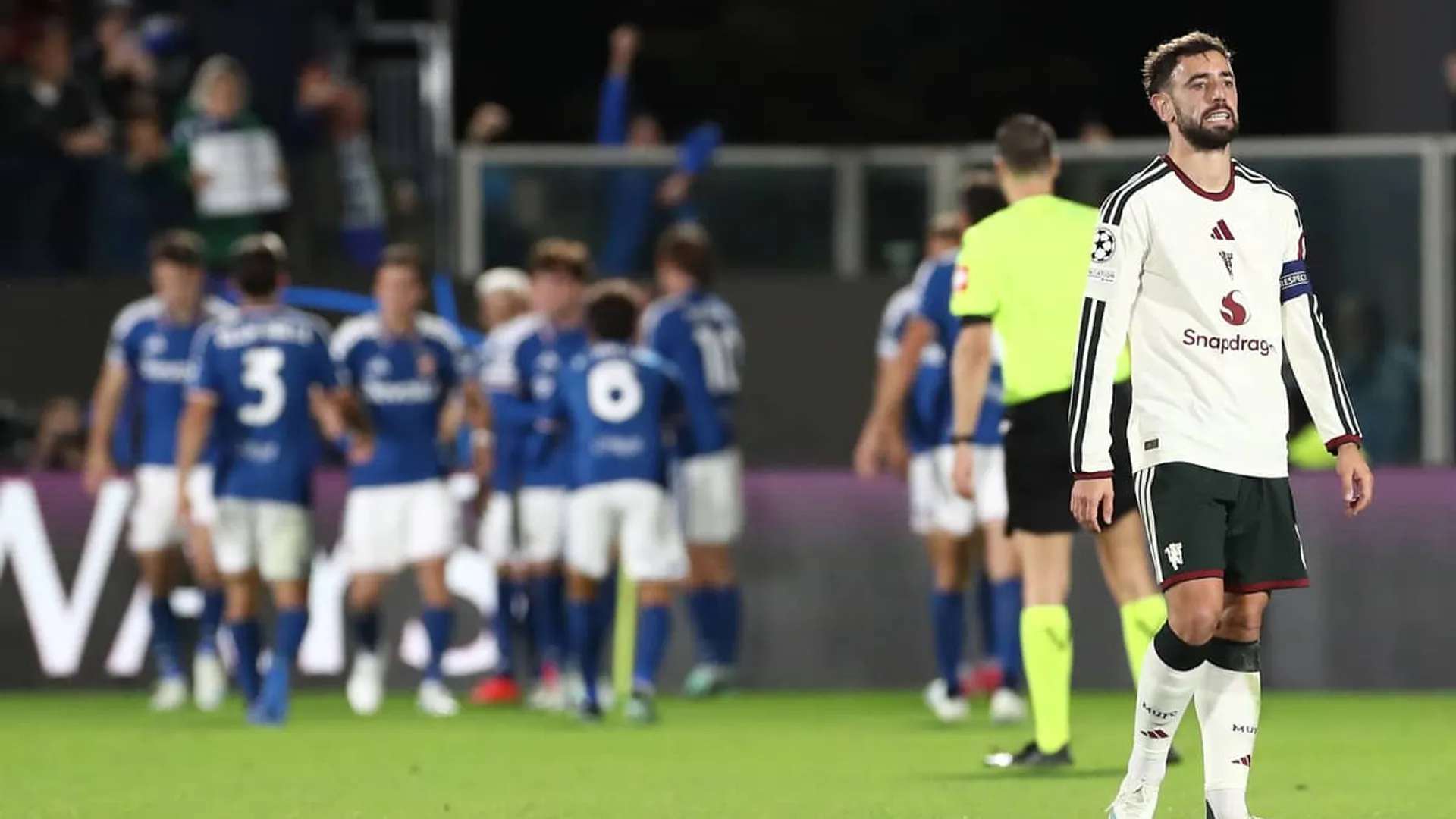 “Tenemos que ser más valientes bajo presión”: Bruno Fernandes cuestiona el planteamiento de Carrick