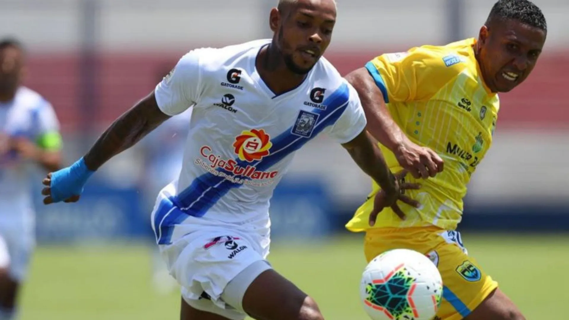 Azmahar Ariano oficializa su salida del Alianza Atlético de Sullana