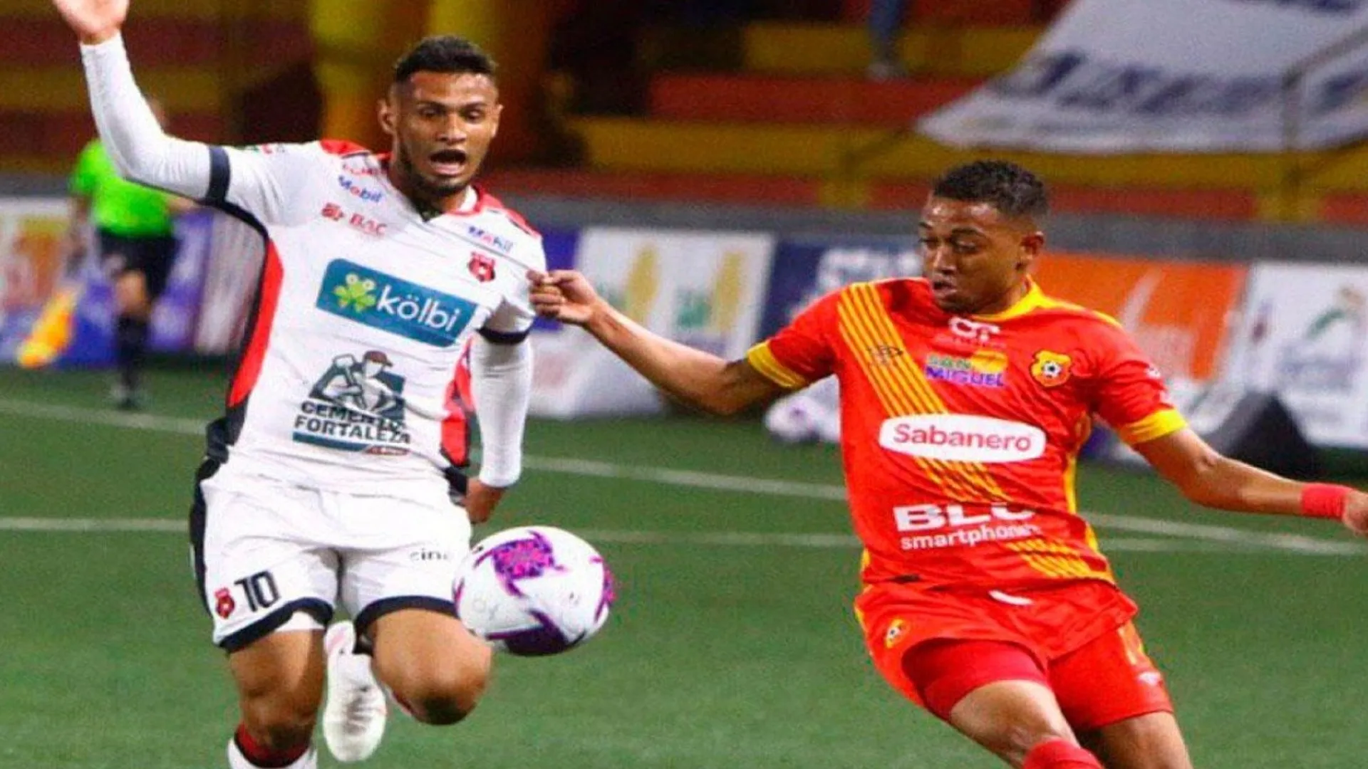 ¡La tercera fue la vencida! Alajuelense eliminó a Herediano y avanzó a la final