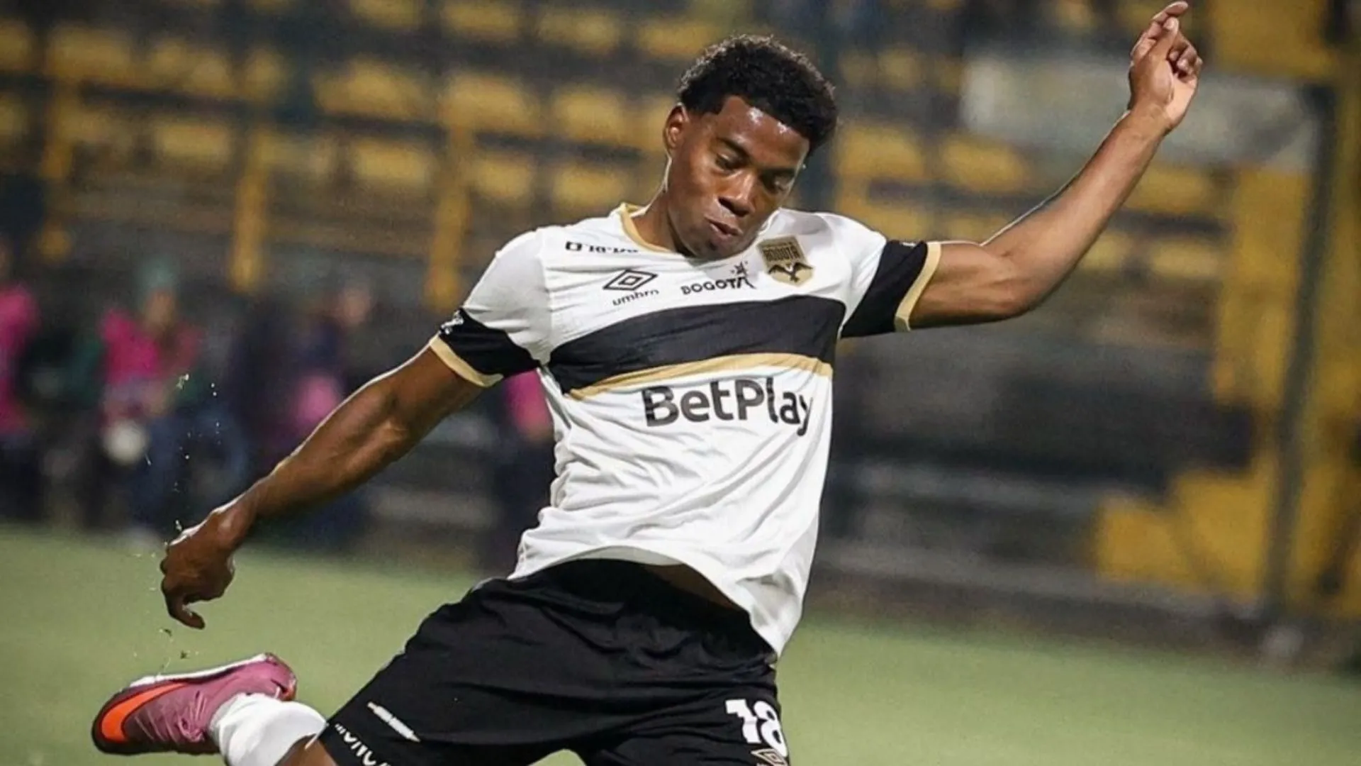 Mientras Dereck Moncada brilla en Colombia, sale a la luz el interés de otro club: “Recibió la oferta”