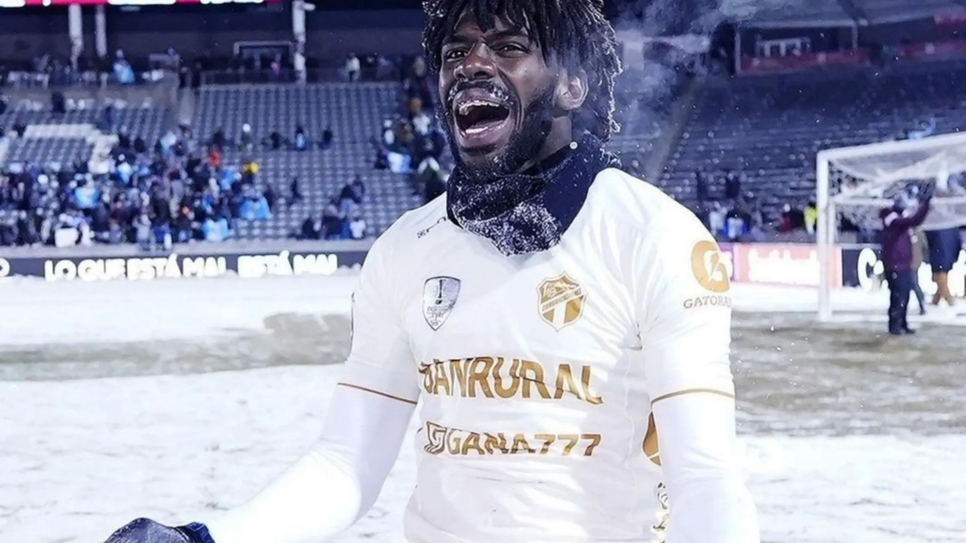 El histórico triunfo de Comunicaciones también lo celebran en Panamá junto a Manuel Gamboa