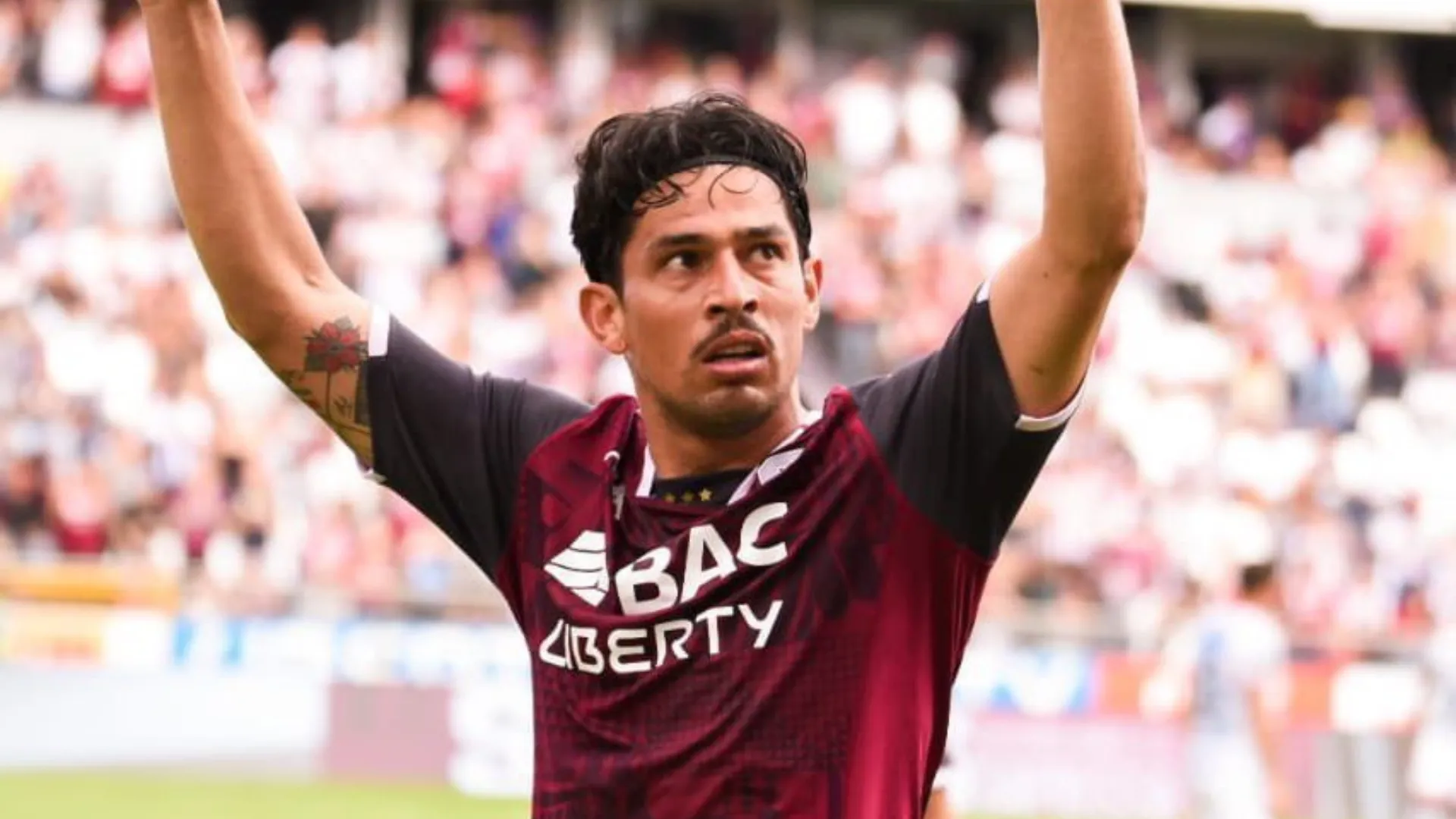 Ariel Rodríguez recibió el apoyo de un ídolo morado.