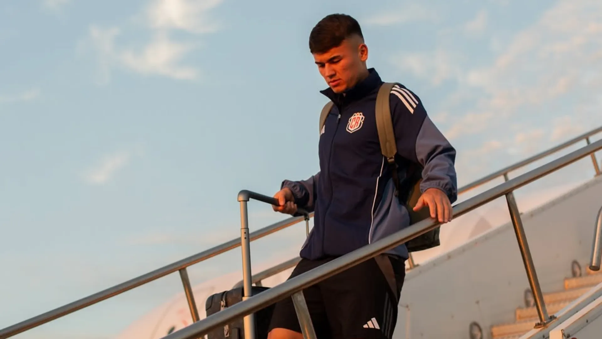 Manfred Ugalde prepara un gran anuncio. (Foto: Fedefútbol)