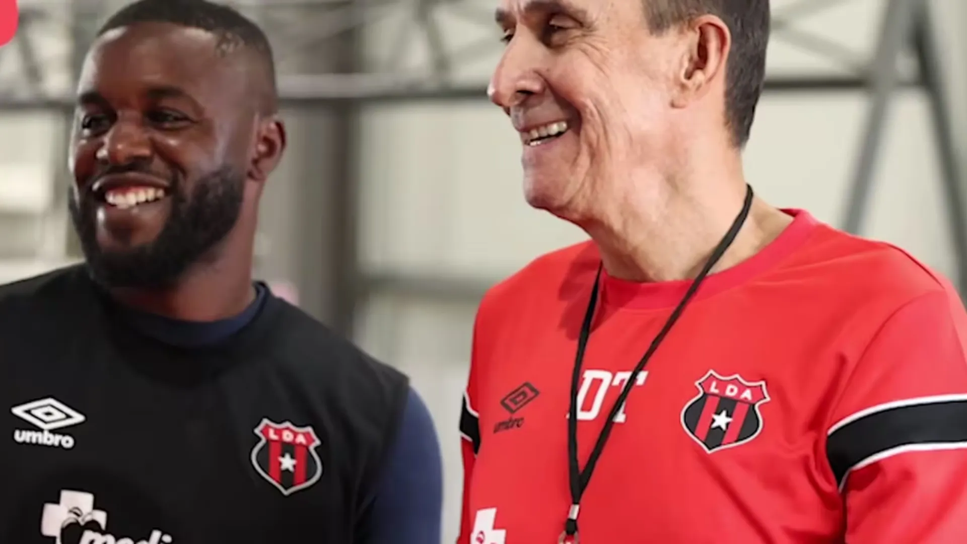 Joel Campbell comparte el análisis de Alexandre Guimaraes. (Foto: La Nación)