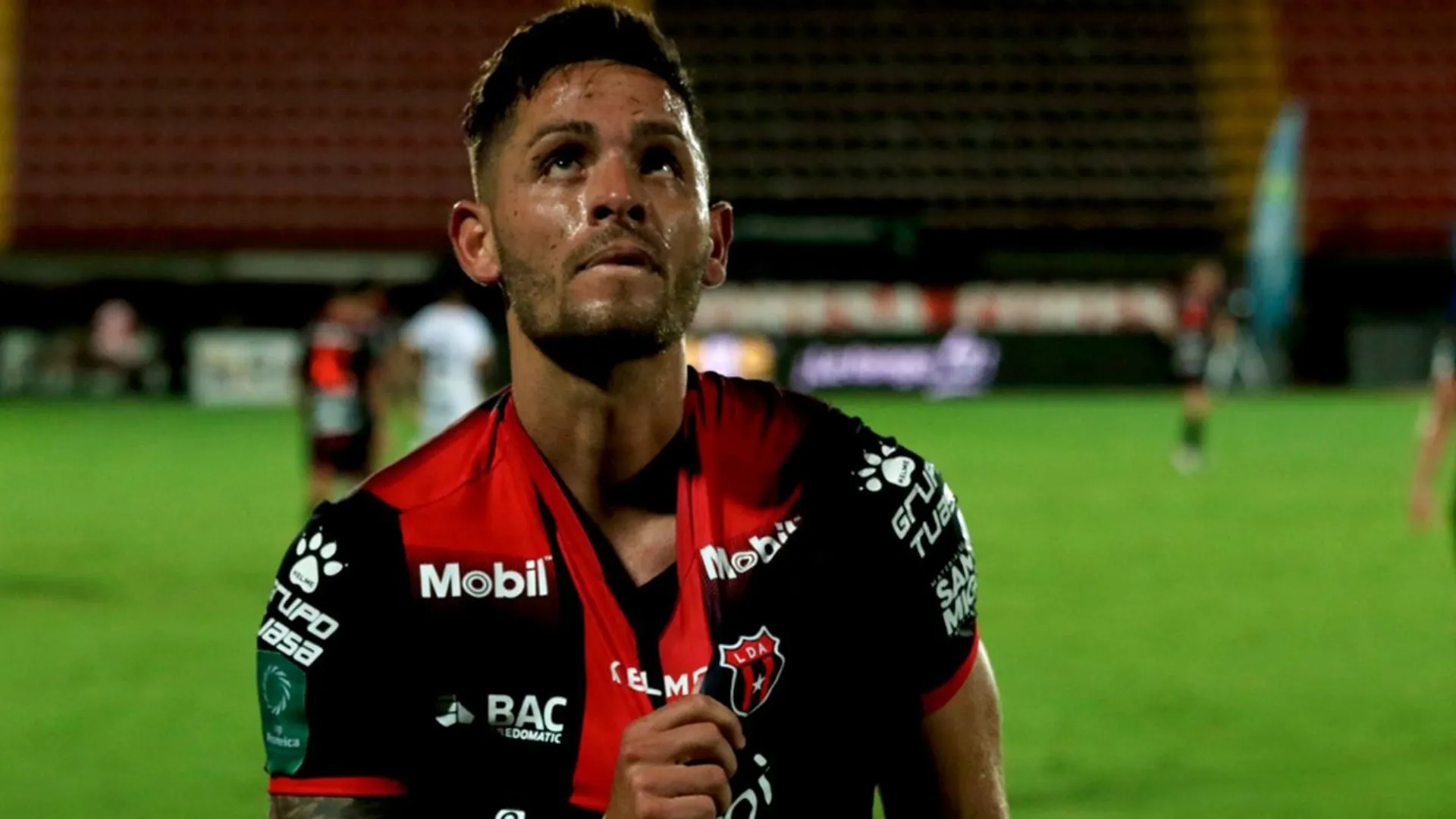 Jonathan Moya sorprende a todos: su explosión en Alajuelense lo catapulta a un equipo que pocos imaginaban
