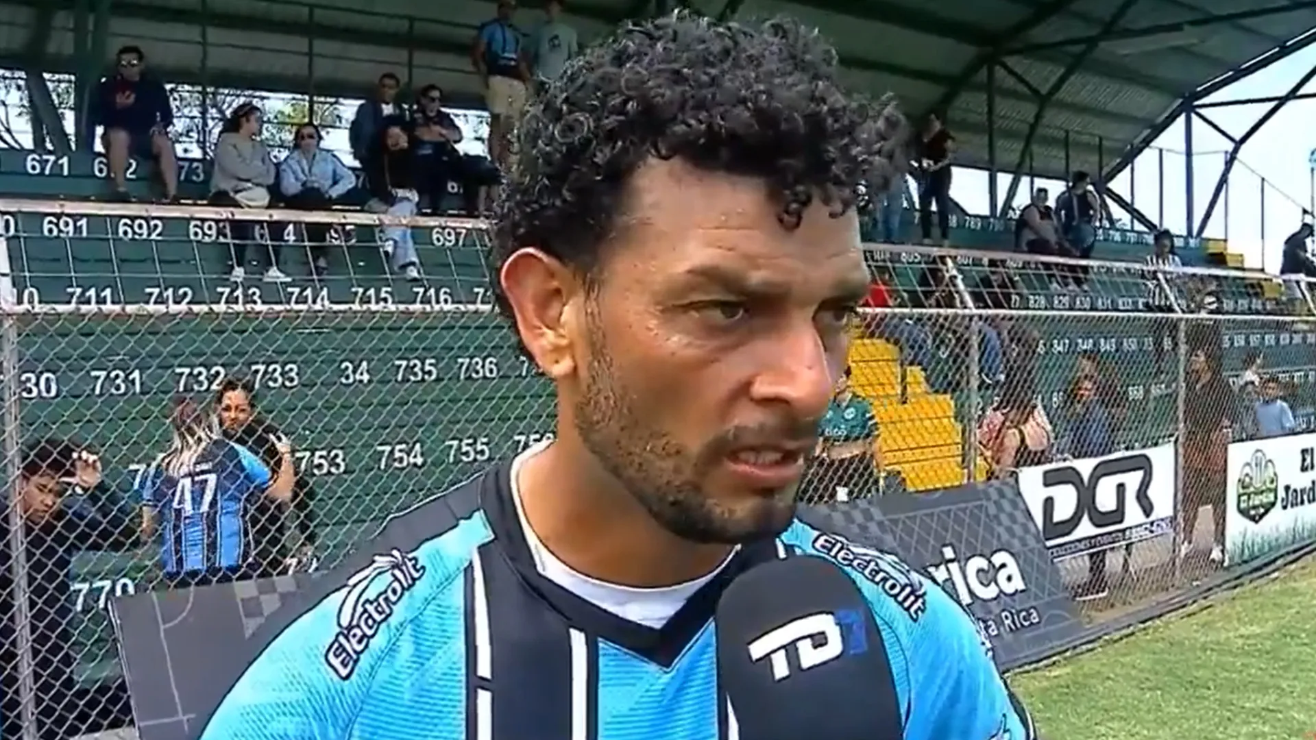 "De futbolista a ya no serlo": Michael Barrantes anuncia la decisión que tomó y que cambia su futuro