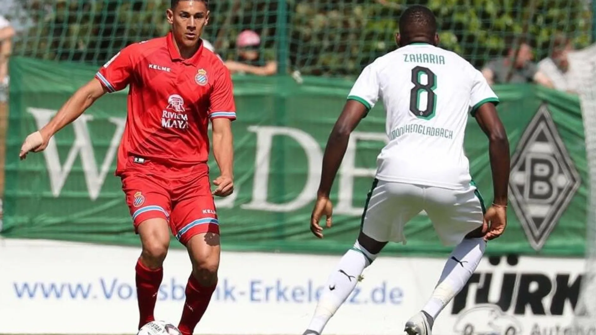Óscar Duarte fue titular en victoria sobre este club alemán