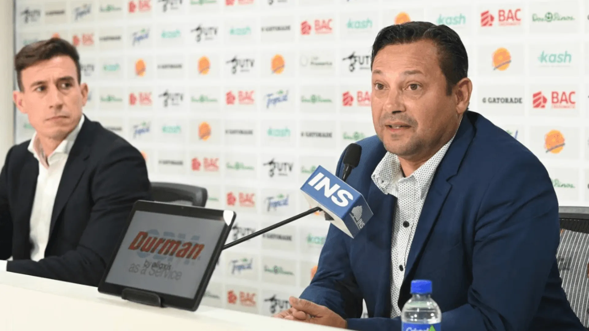 Saprissa responde tras las acusaciones de racismo contra Jeaustin Campos y Ángel Catalina