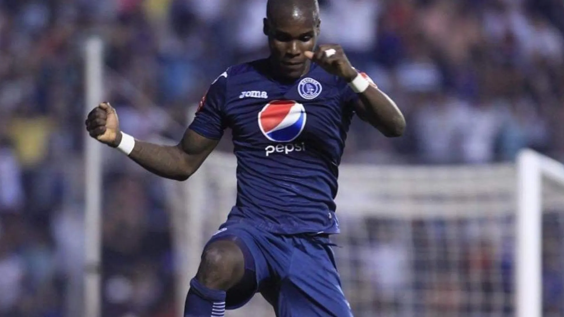 Rubilio da el salto a China y su afición lo honra