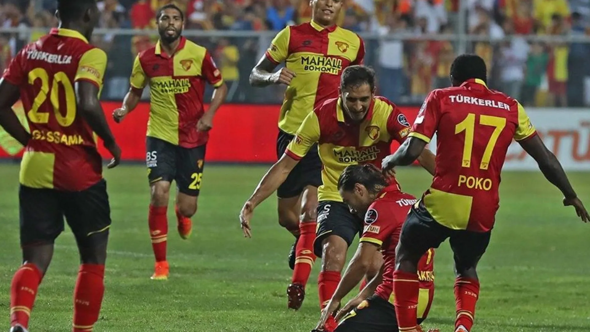 Celso es venerado por su estabilidad y precisión con Goztepe