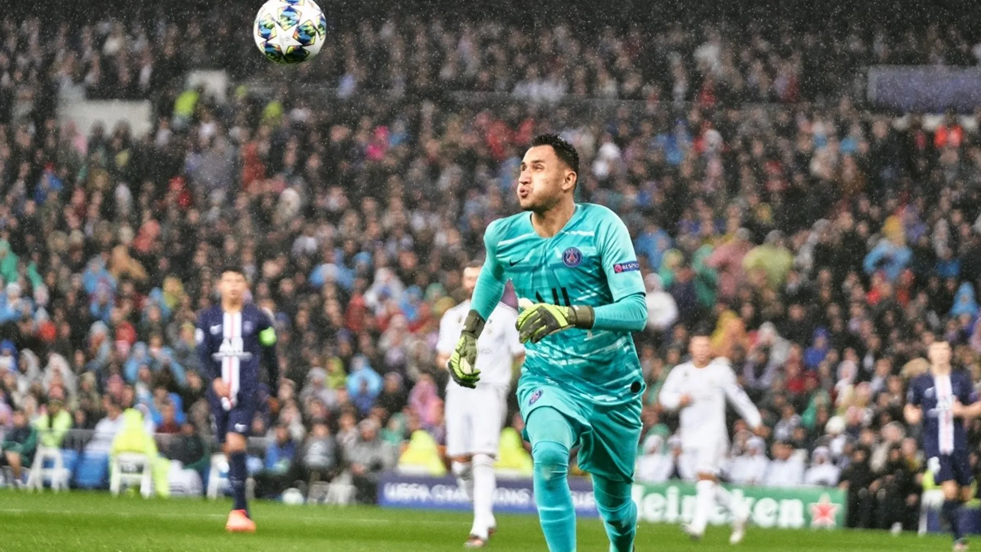 PSG regaló joya de video a Keylor en su cumpleaños, con sus mejores atajadas
