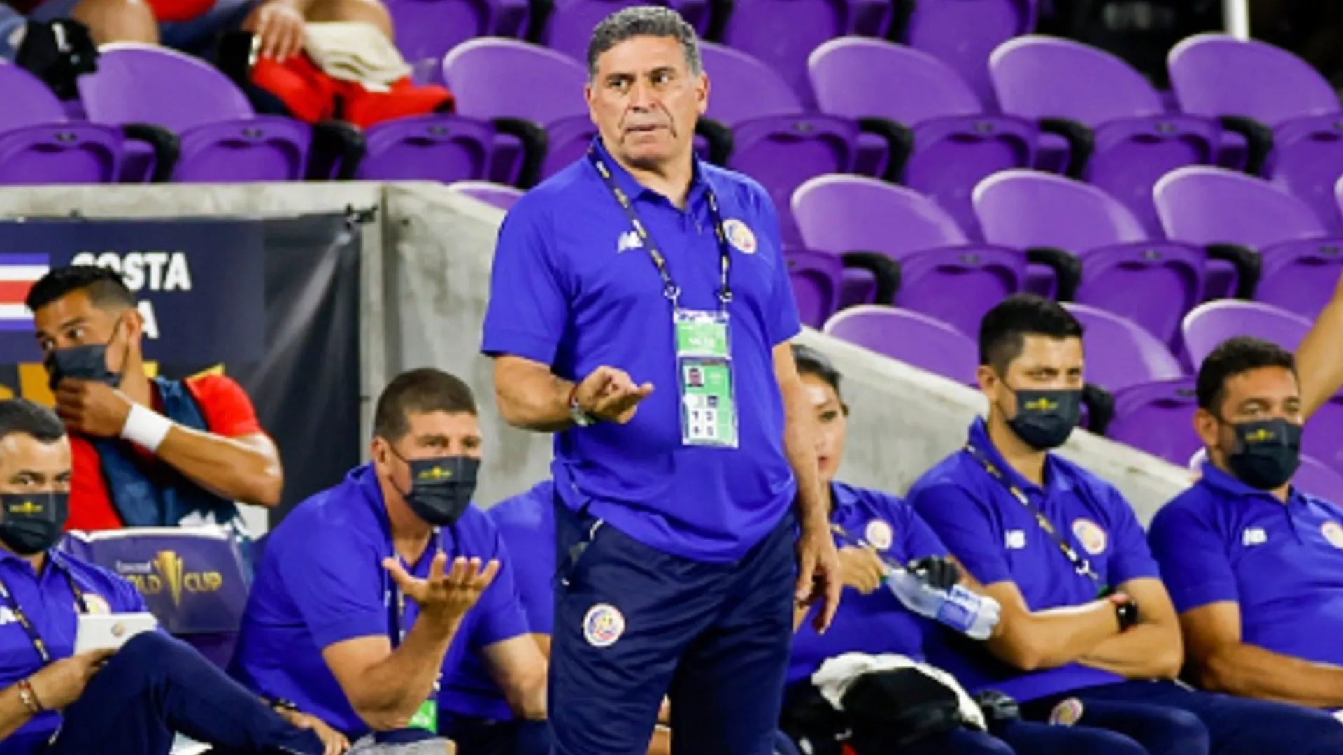 Luis Fernando Suárez y dos jugadores dieron positivo de Covid-19