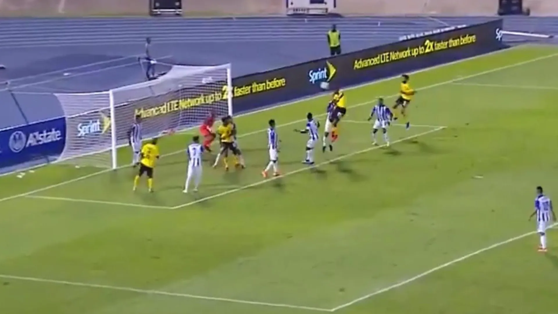 Jamaica no dejó revivir a Honduras y la inauguró con derrota en Copa Oro