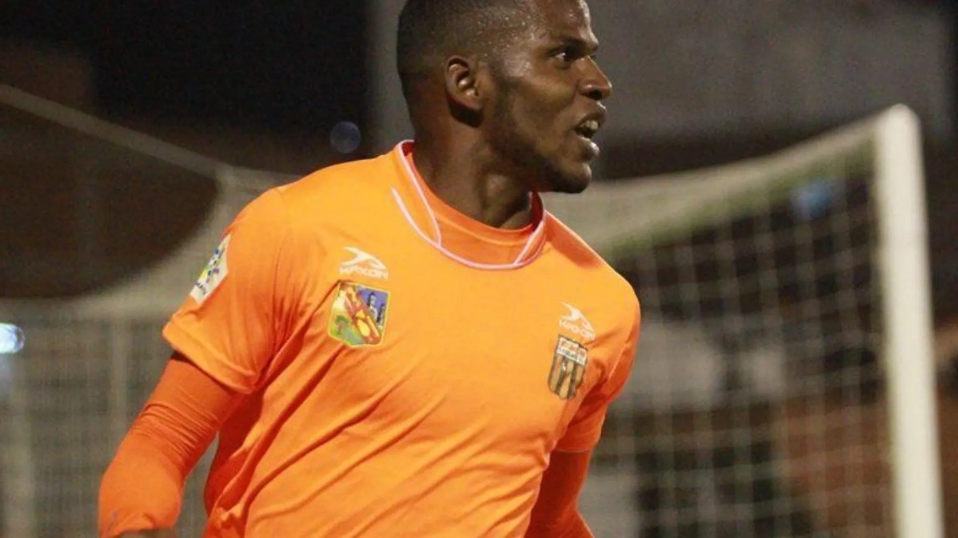 Joseph Cox se va a jugar a Sudamérica