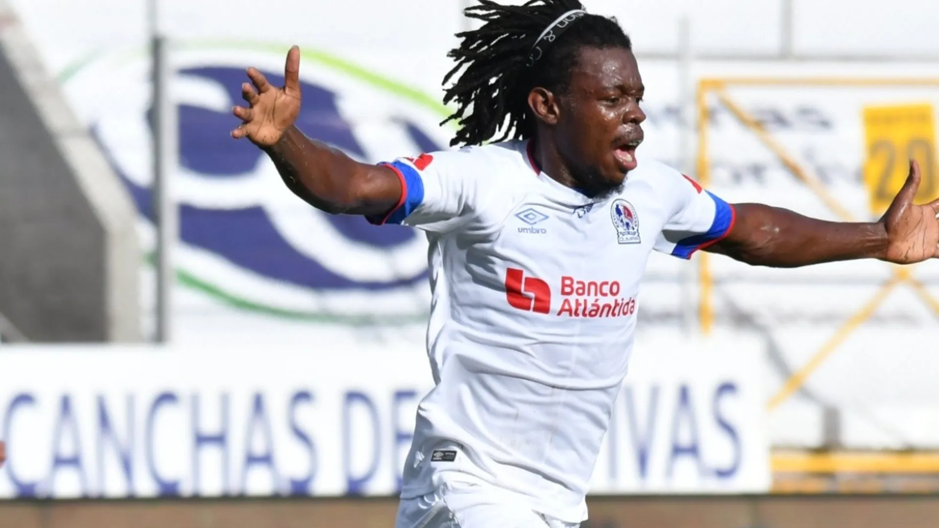 Olimpia vence a Motagua y se lleva el Clásico
