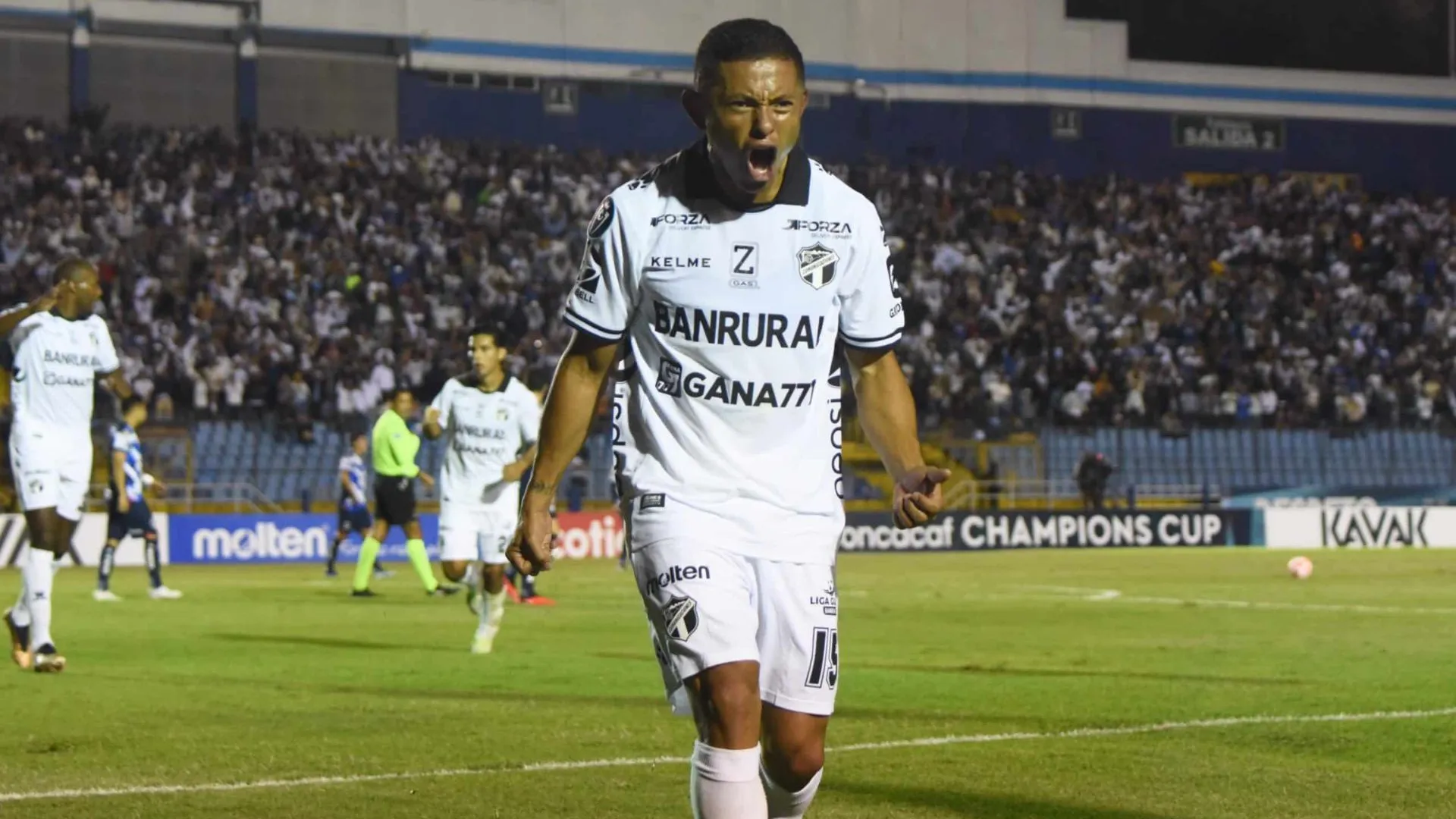 Comunicaciones-Carlos Mejía