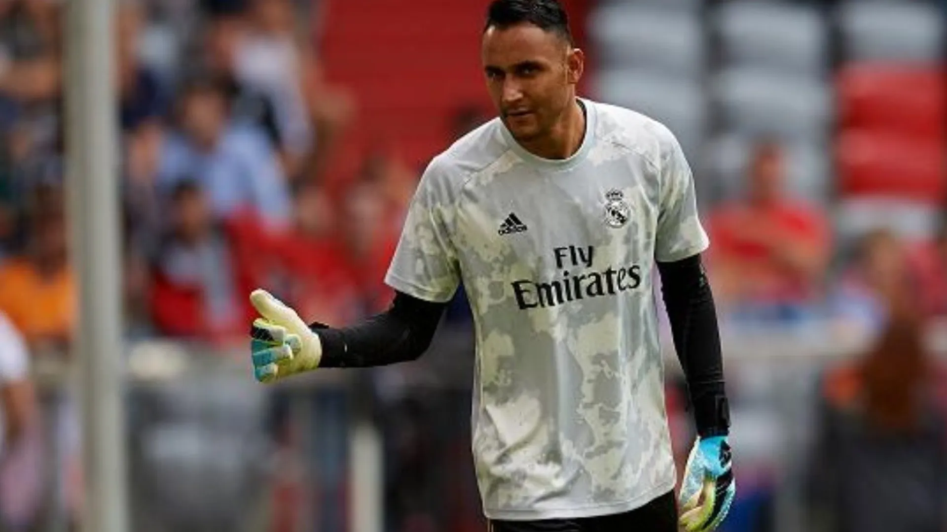 “¿Santiago Bernabéu reencarnó en Keylor Navas?”, pregunta diario AS tras curiosa foto