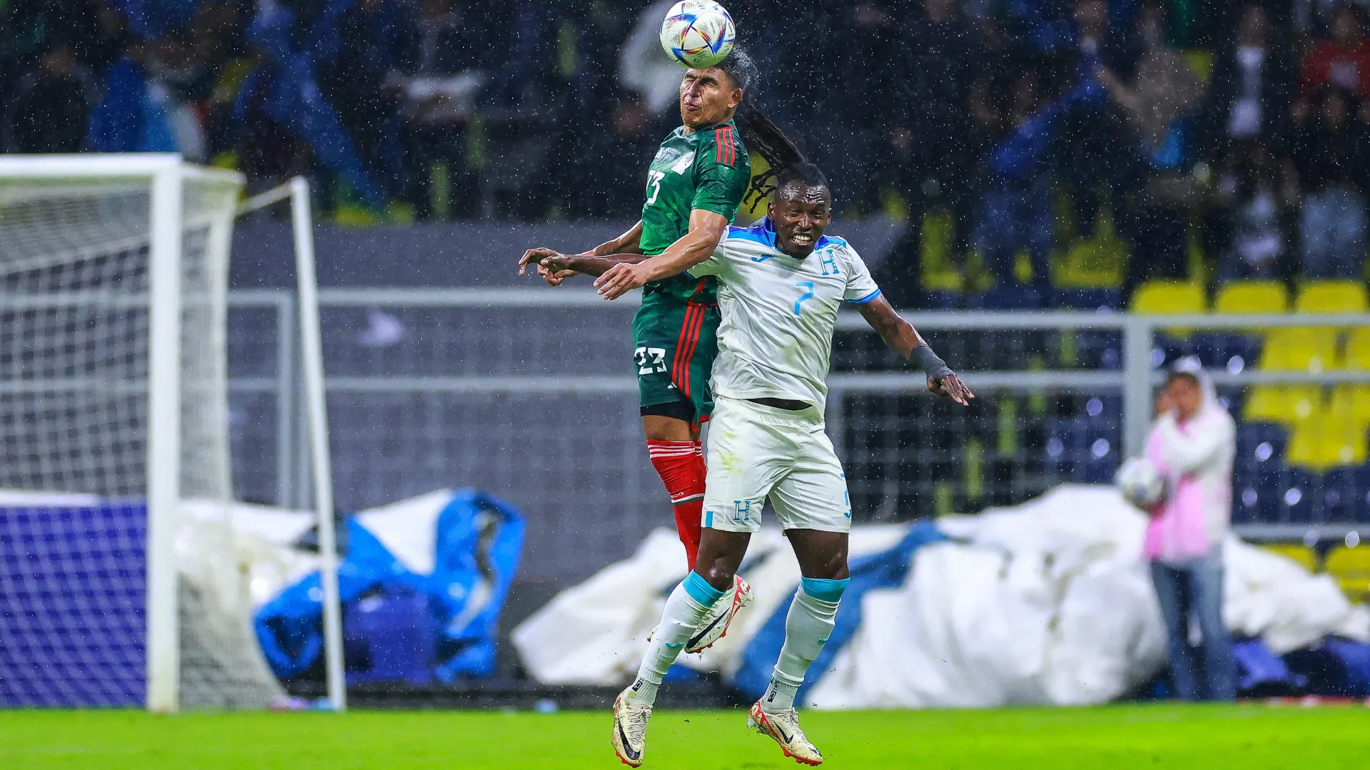 Alberth Elis dio a conocer por qué no opinó del arbitraje del México vs Honduras