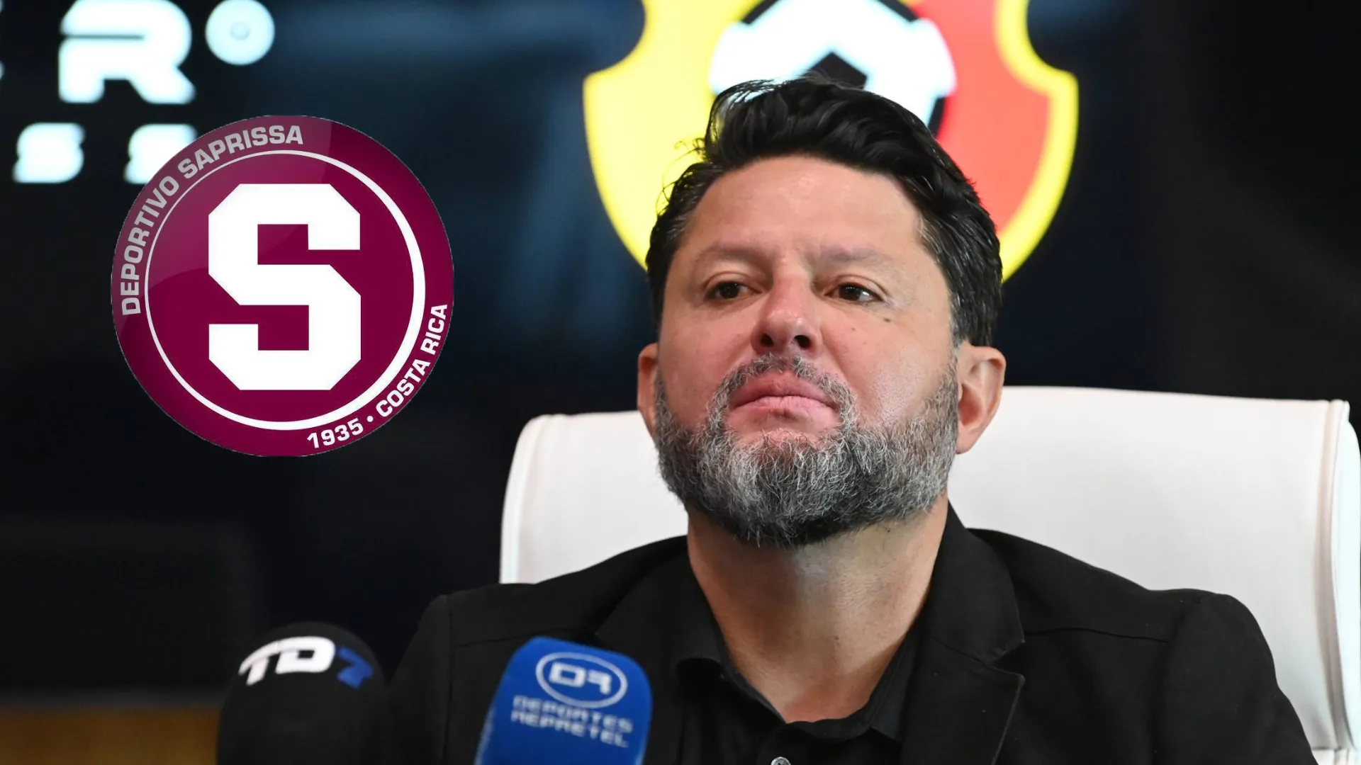 "Son títeres": referente de Saprissa apunta a Jafet Soto con una frase letal mientras Herediano se calienta
