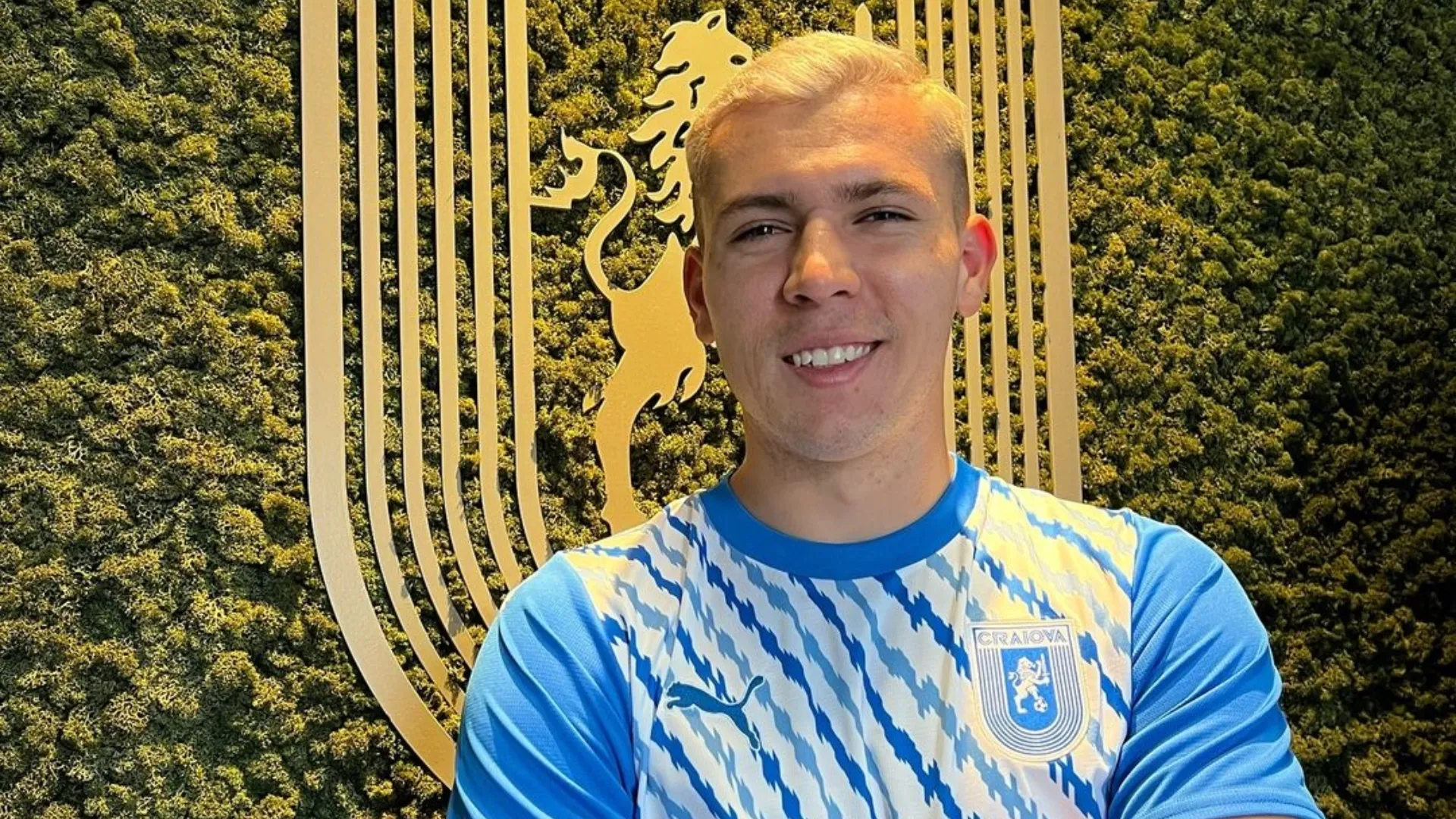 Carlos Mora hizo un pedido a su nuevo club.