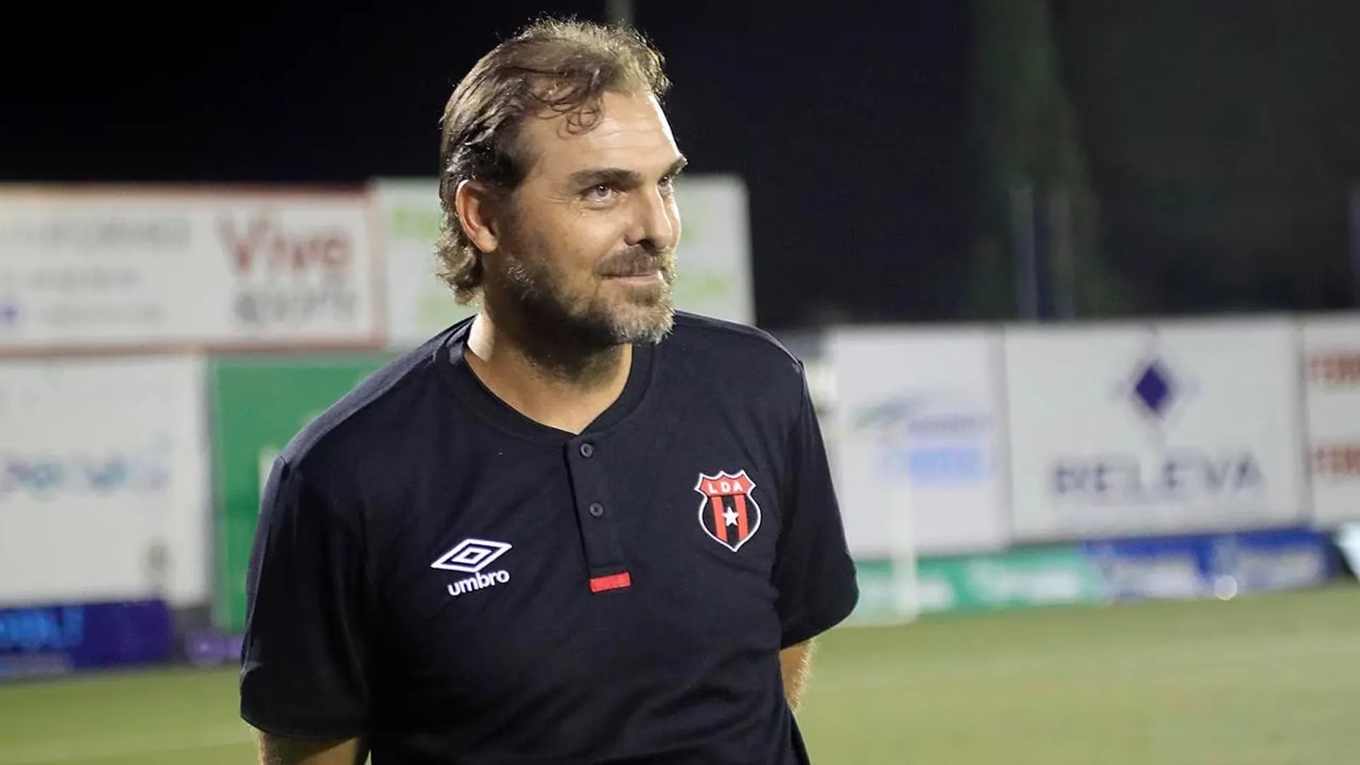 Andrés Carevic reveló como hace Alajuelense para vencer a los rivales que “le meten el bus”