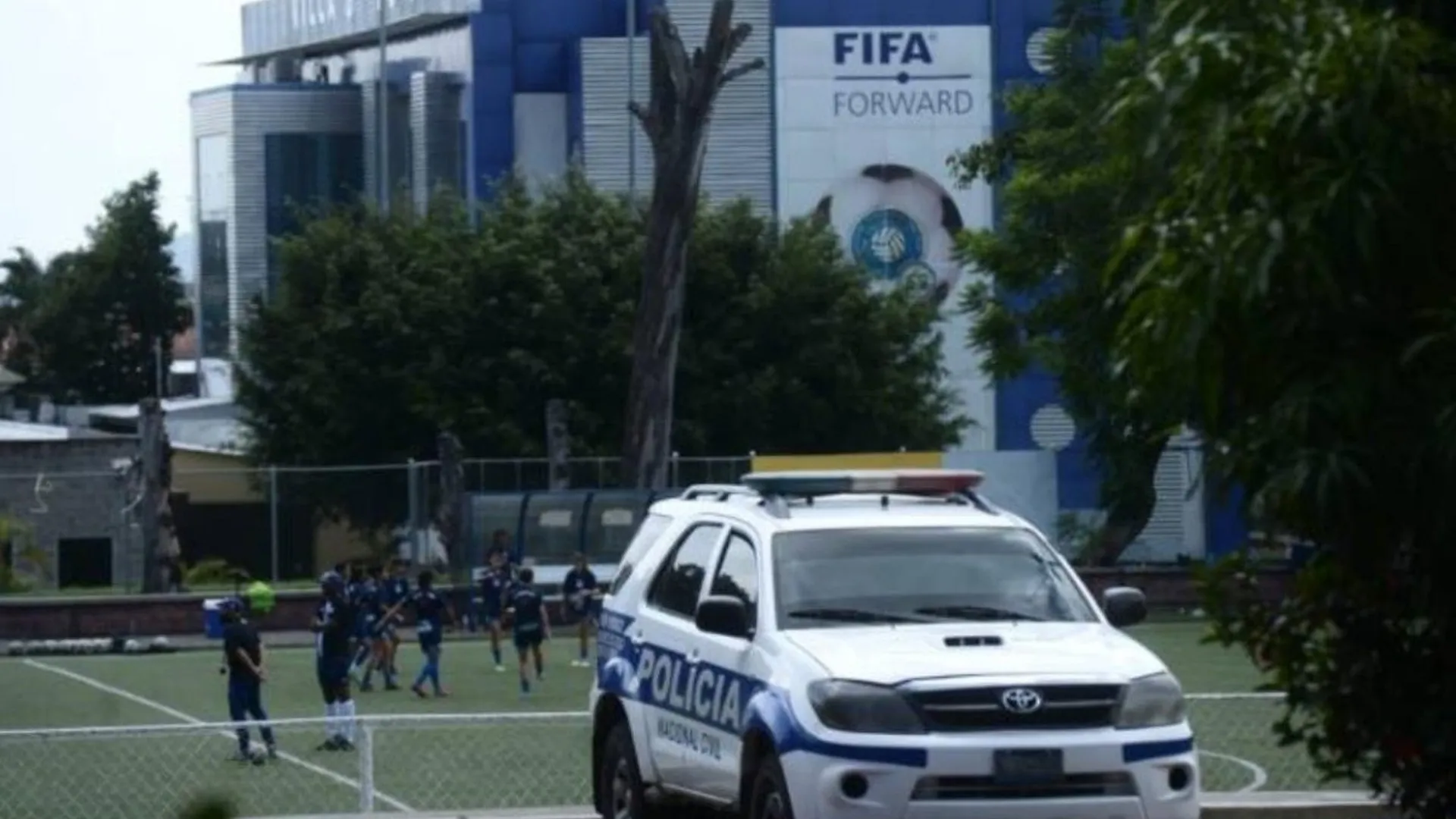 Las sanciones que FIFA podría aplicarle a El Salvador