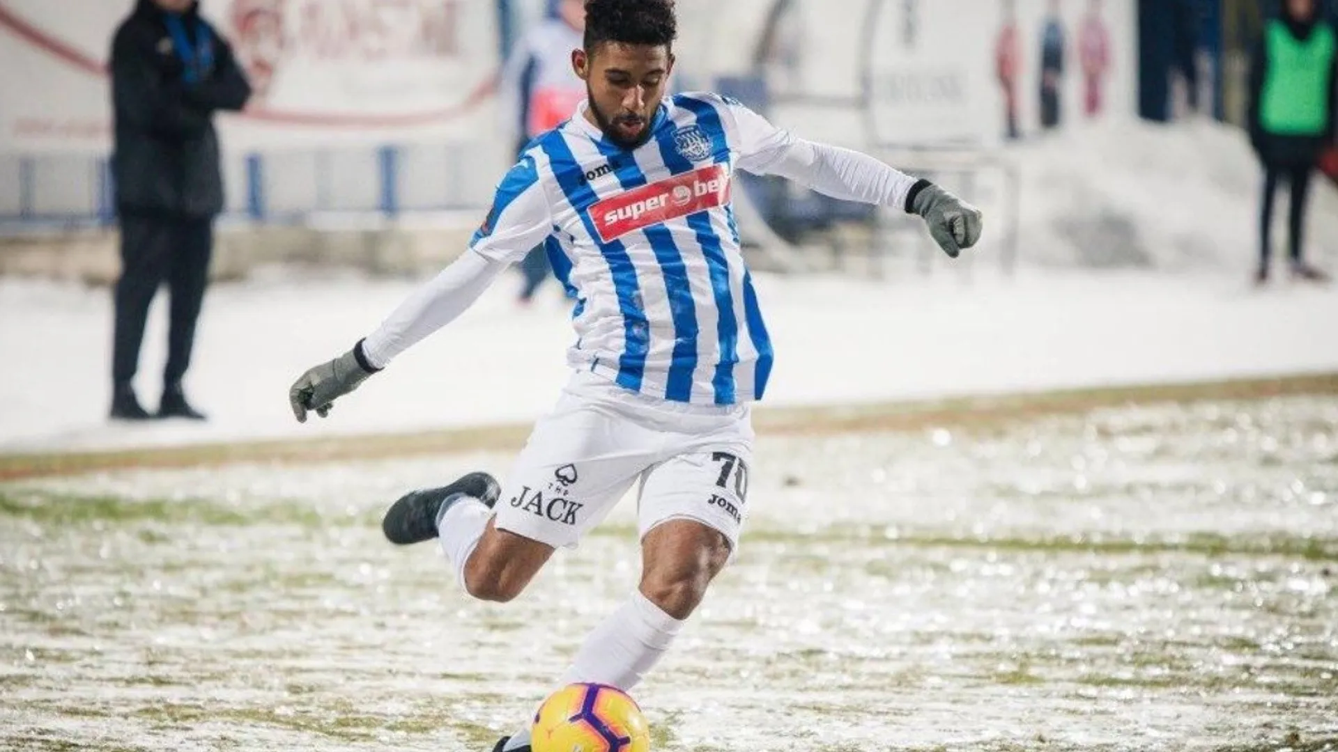 Dylan Flores sigue inspirado y marcó en empate de Poli Iasi