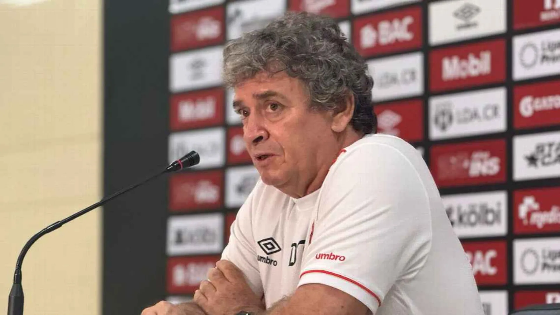 machillo ramirez en conferencia de prensa-alajuelense