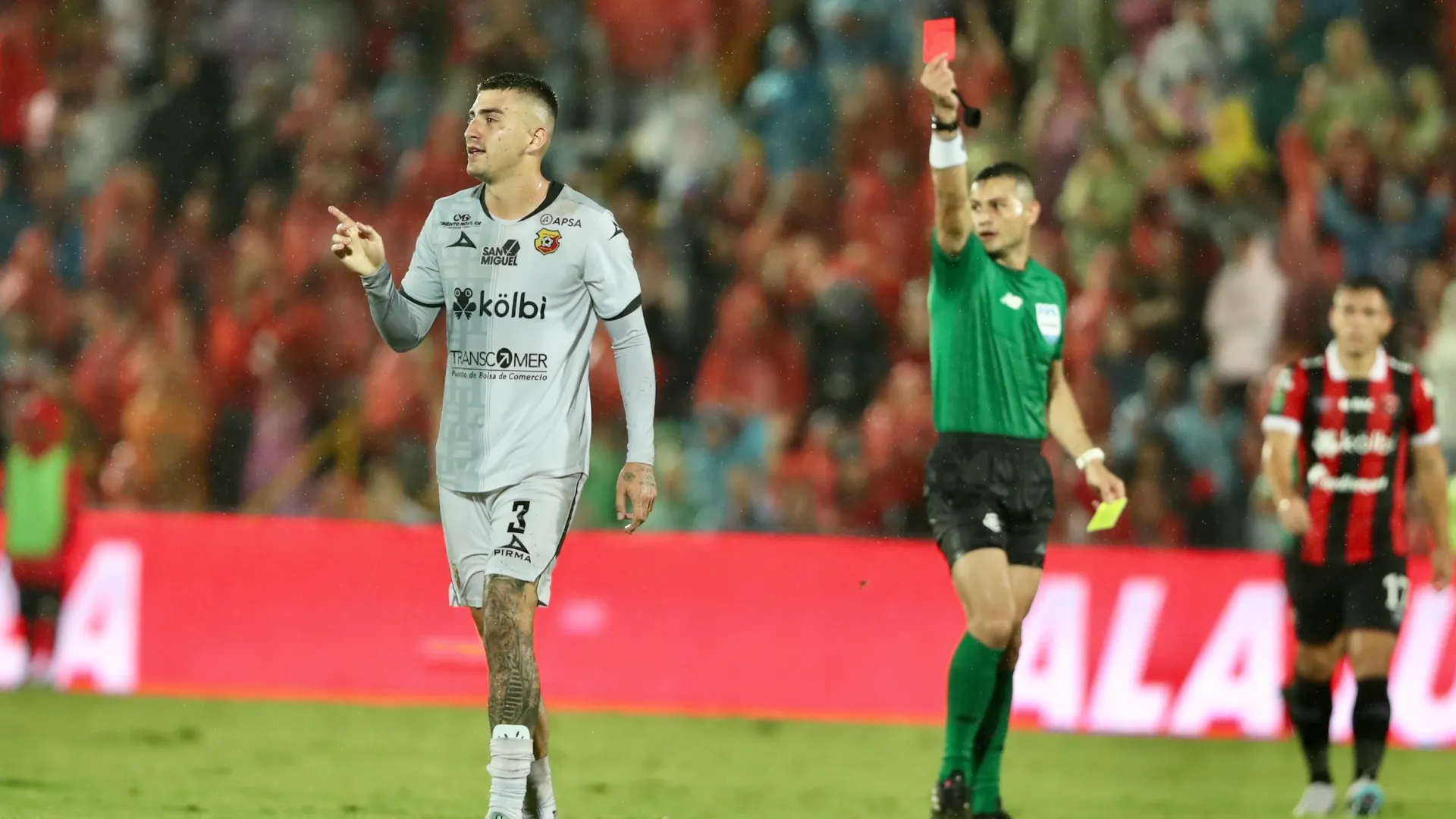 Herediano: Fernán Faerron recibe duro castigo y se pierde la final con Saprissa