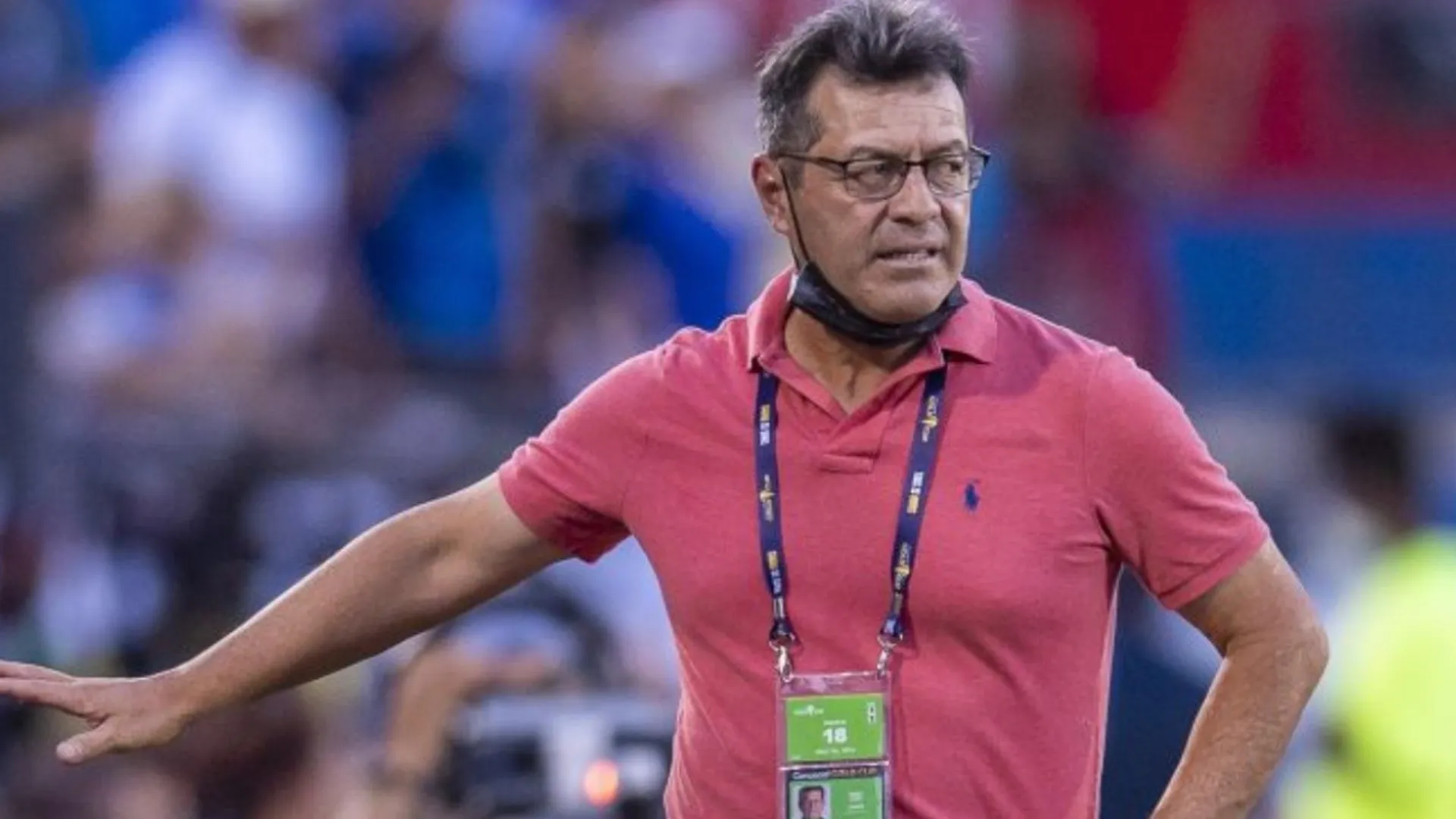 Hugo Pérez afirma al futbolista salvadoreño aún le falta algo para competir