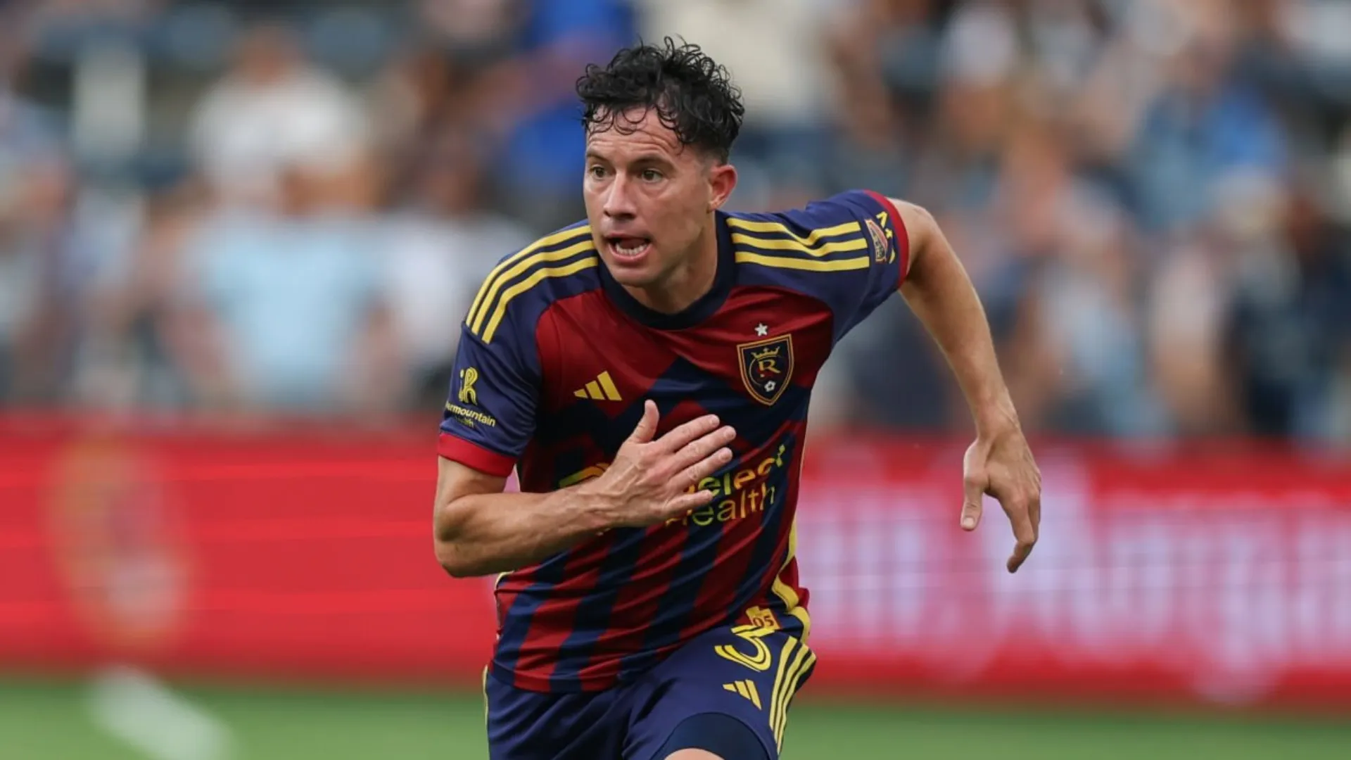 Bryan Oviedo va a un equipo inesperado. (Foto: Getty Images)