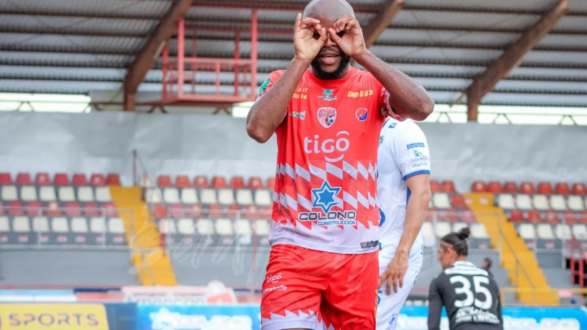 Javon East confirmó su fichaje al Saprissa: "Llego al más grande de Centroamérica"