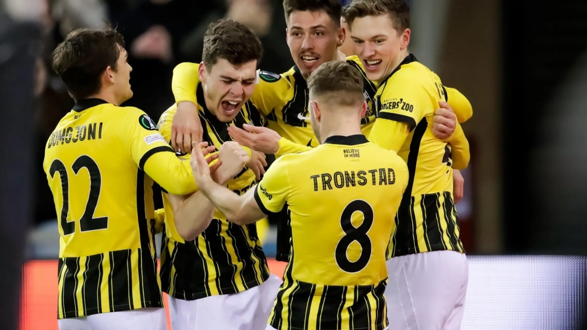 Conference League: Vitesse de Enrico Dueñas avanza a octavos de final