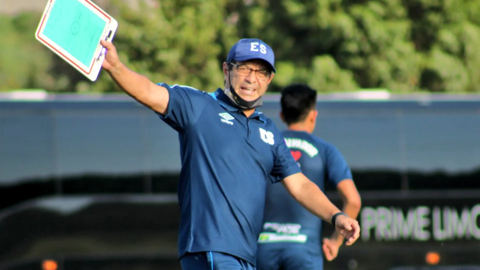 Hugo Pérez lanza advertencia a los jugadores de Alianza y FAS
