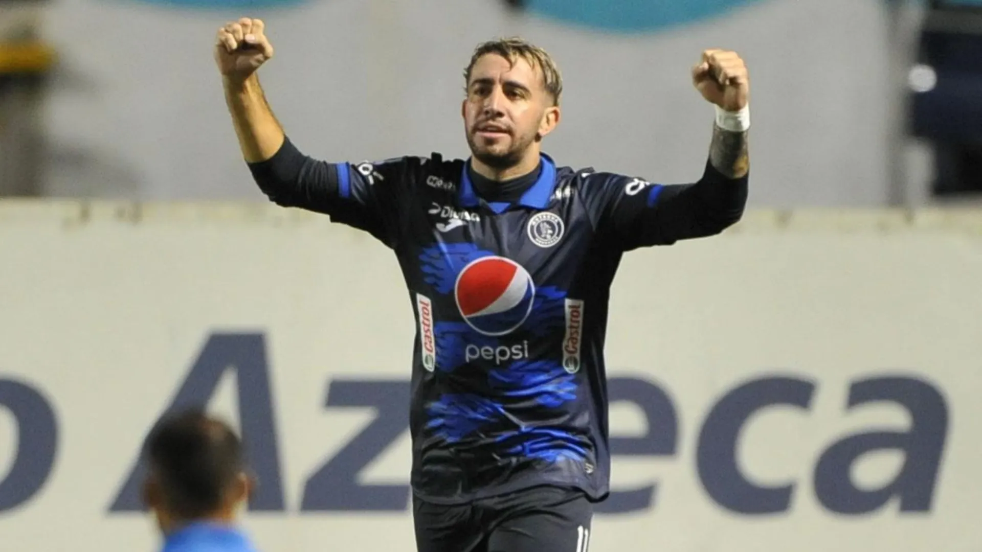 Auzmendi vinculado con Alajuelense: ¿se queda o se va?
