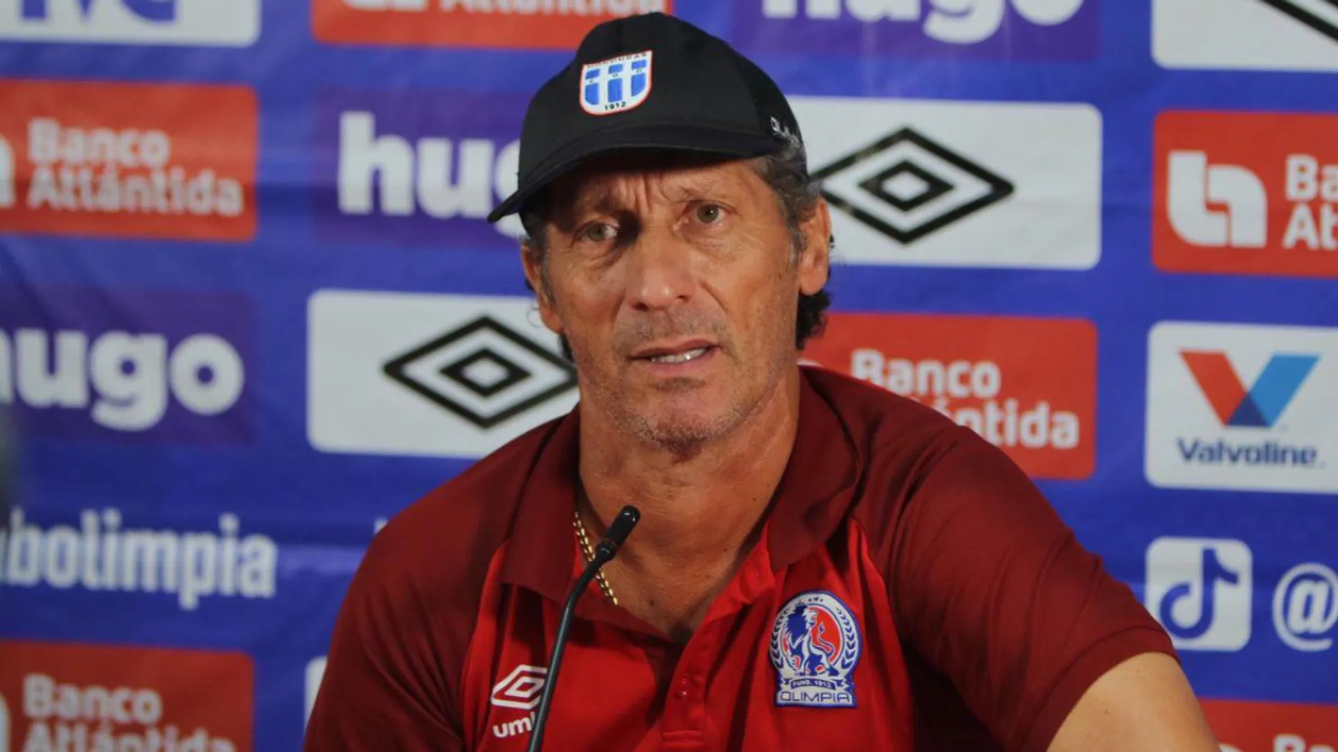 Pedro Troglio rechazó a varios equipos de Argentina para quedarse en Olimpia