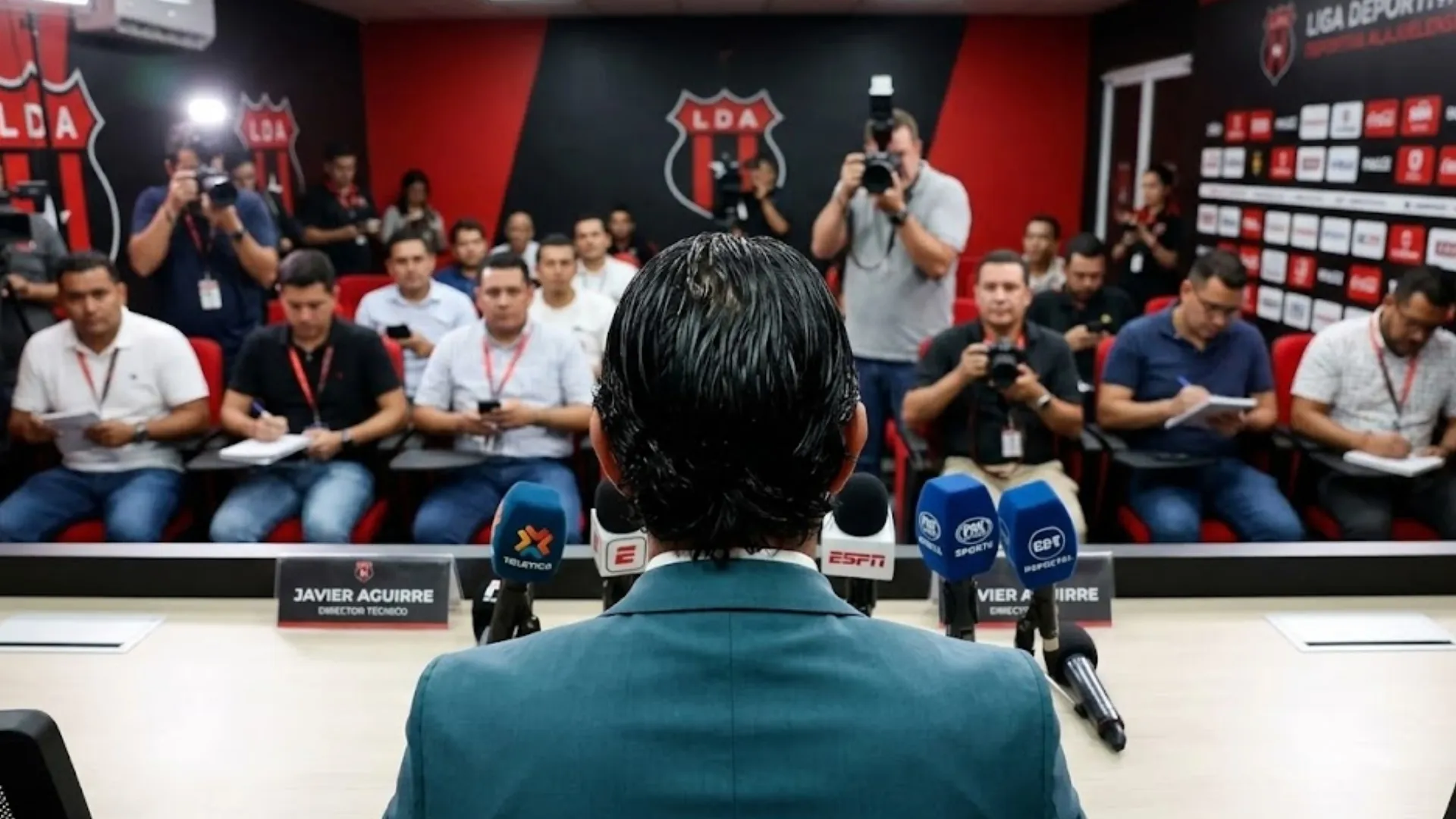 Alajuelense avanza para presentar al nuevo DT.
