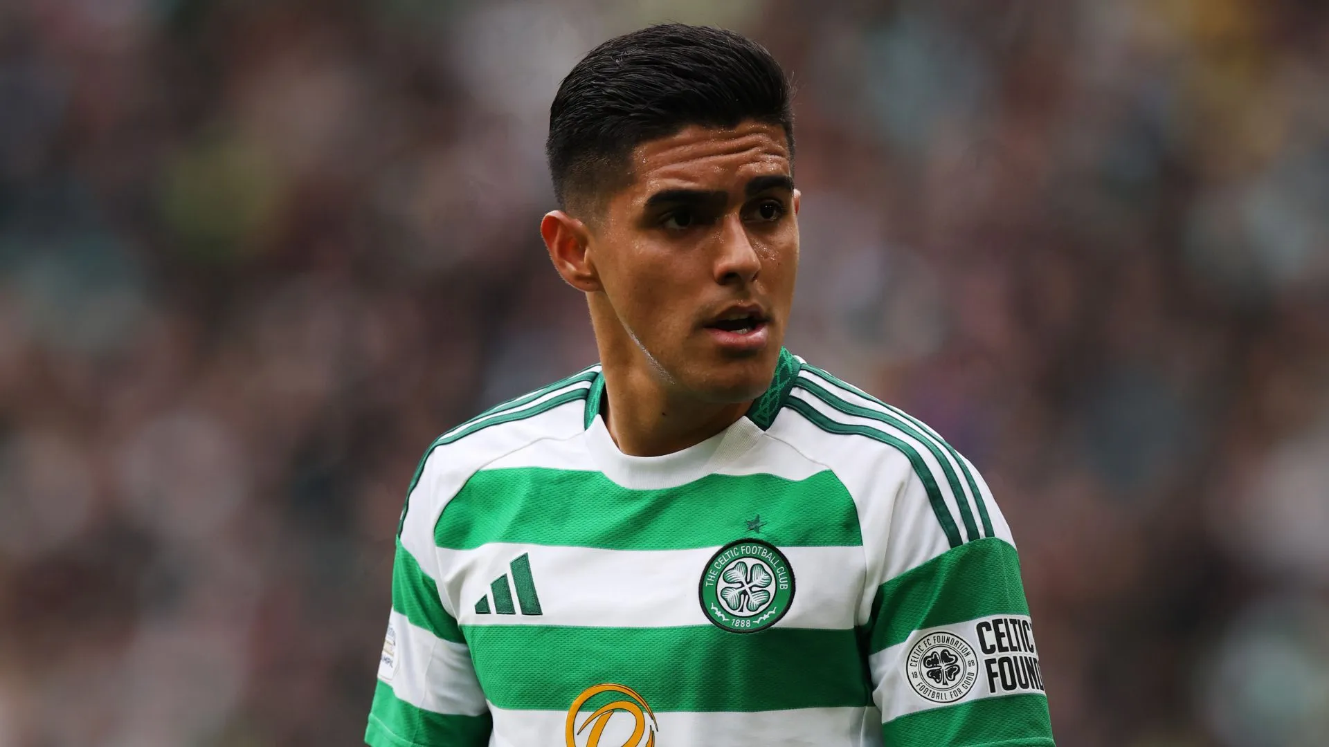 Luis Palma con la camisa del Celtic.