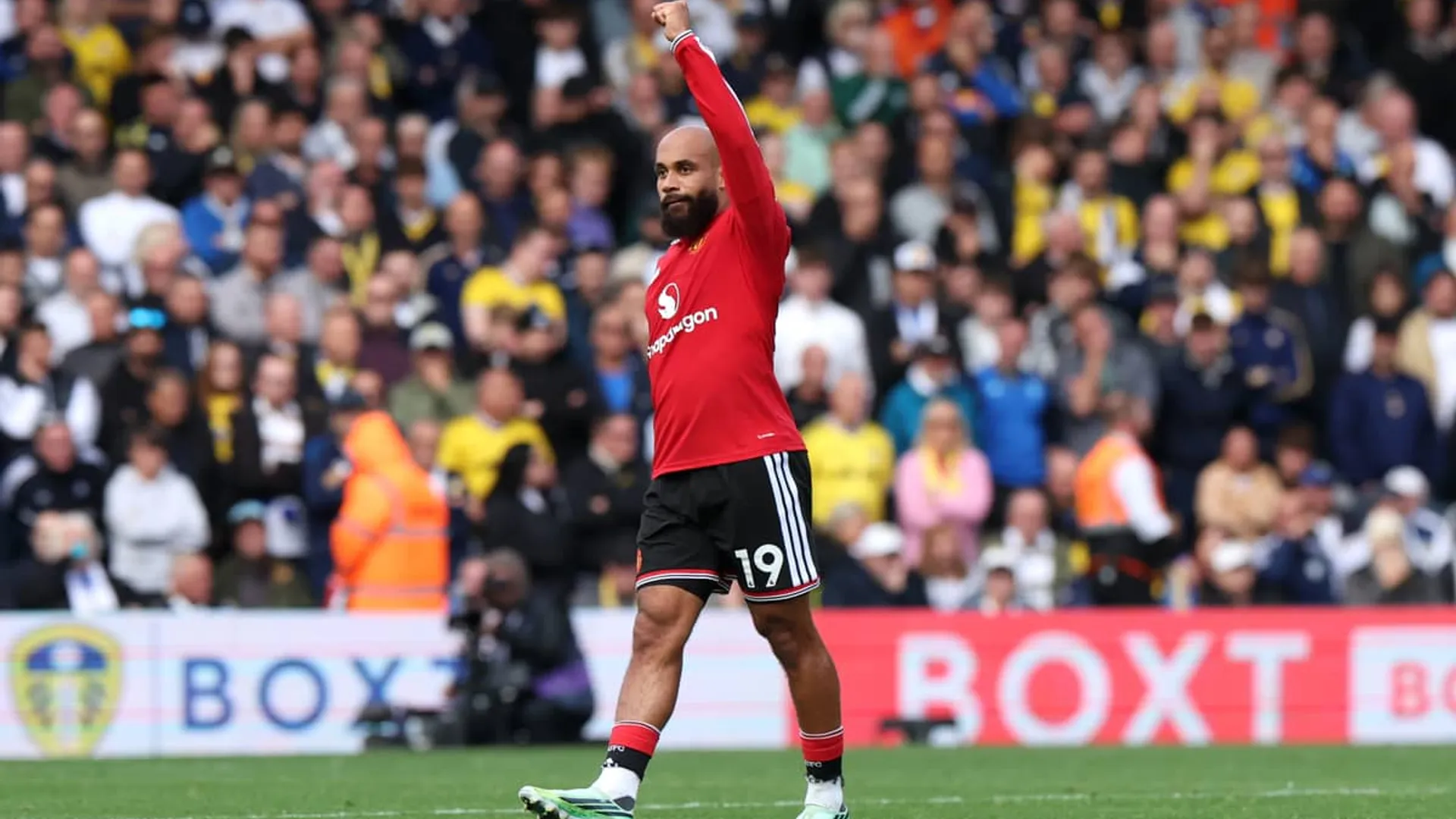 Bryan Mbeumo celebró su gol ante Leeds United.