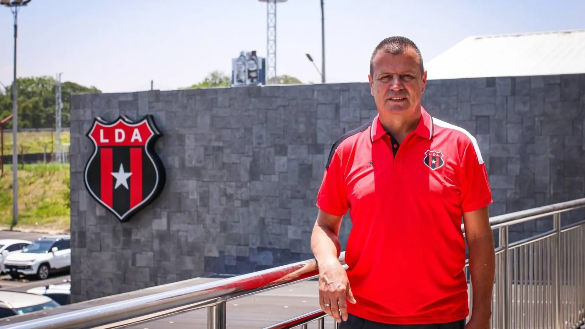 Ricardo Chacón vuelve a trabajar en el fútbol. (Foto: LDA)
