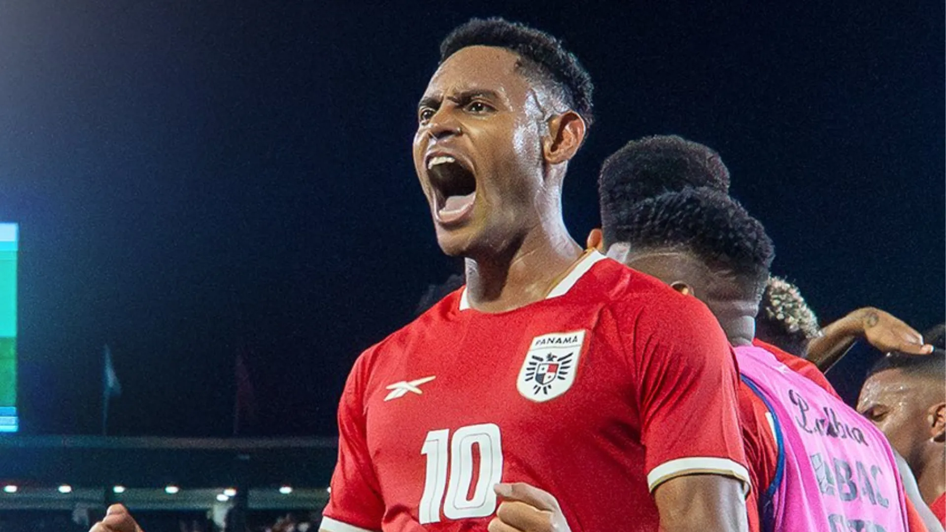 ismael diaz-celebra gol con panama