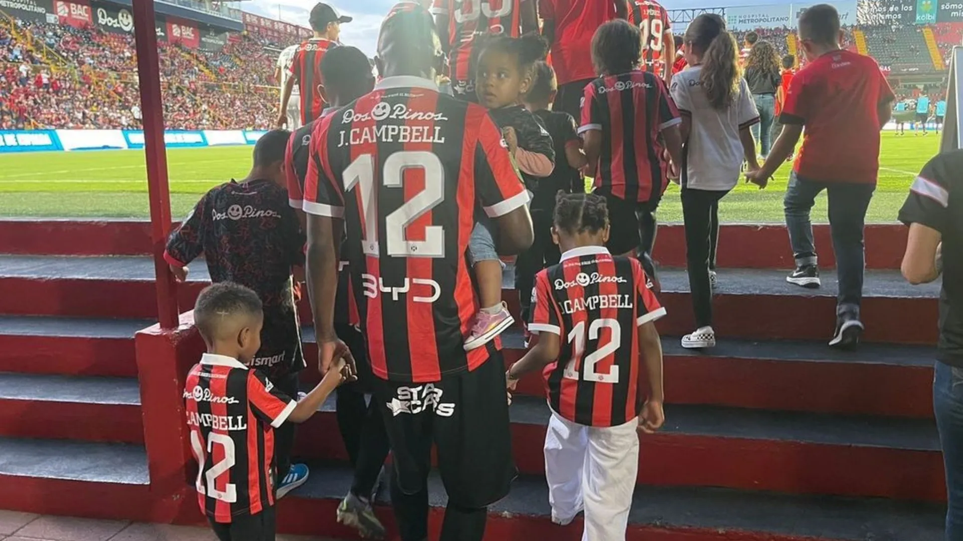 Joel Campbell se despidió de Alajuelense con un conmovedor posteo.