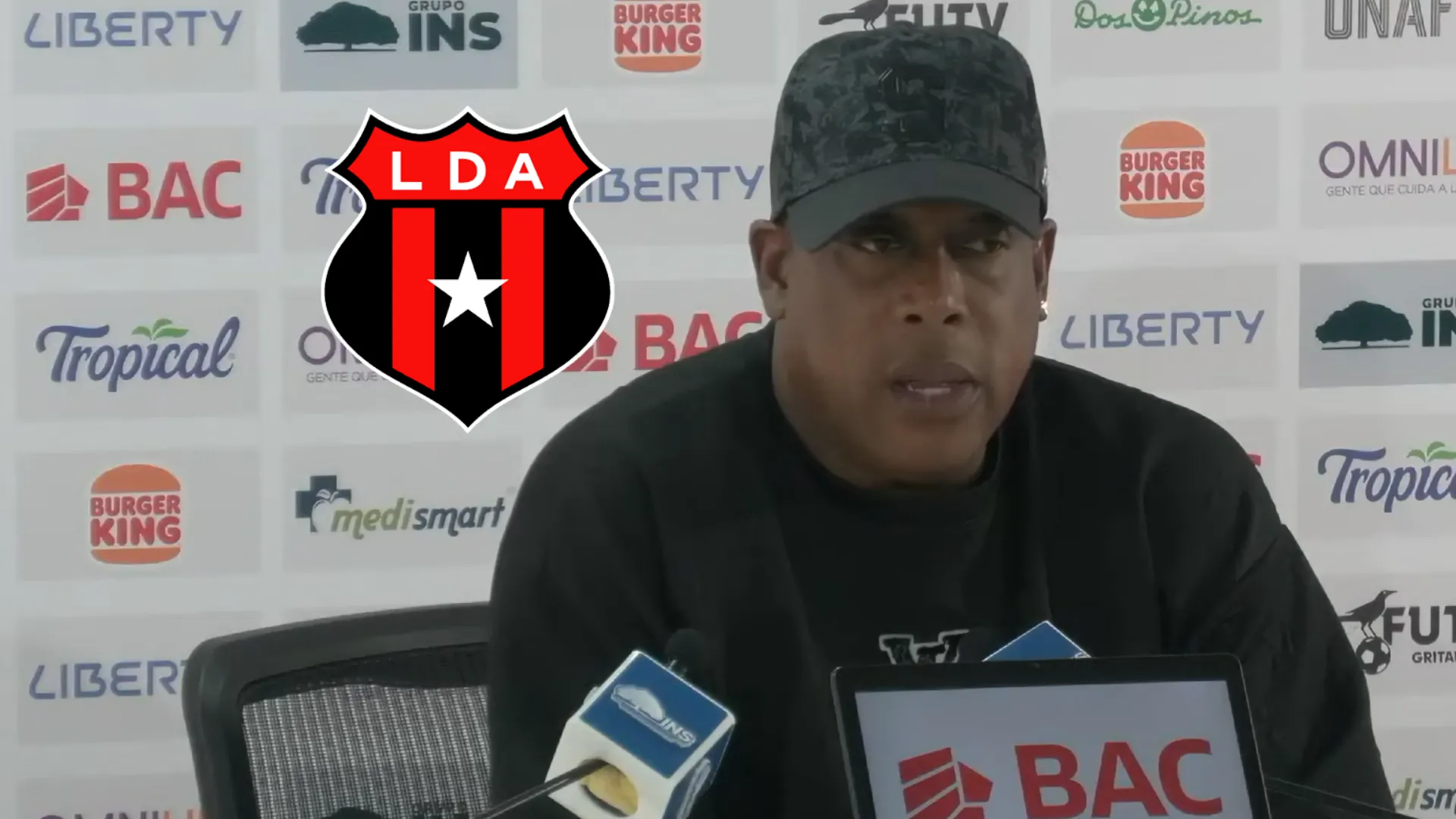 Se calienta el clásico: Hernán Medford golpea a Alajuelense con el dardo más doloroso a 6 días de visitar el Morera Soto