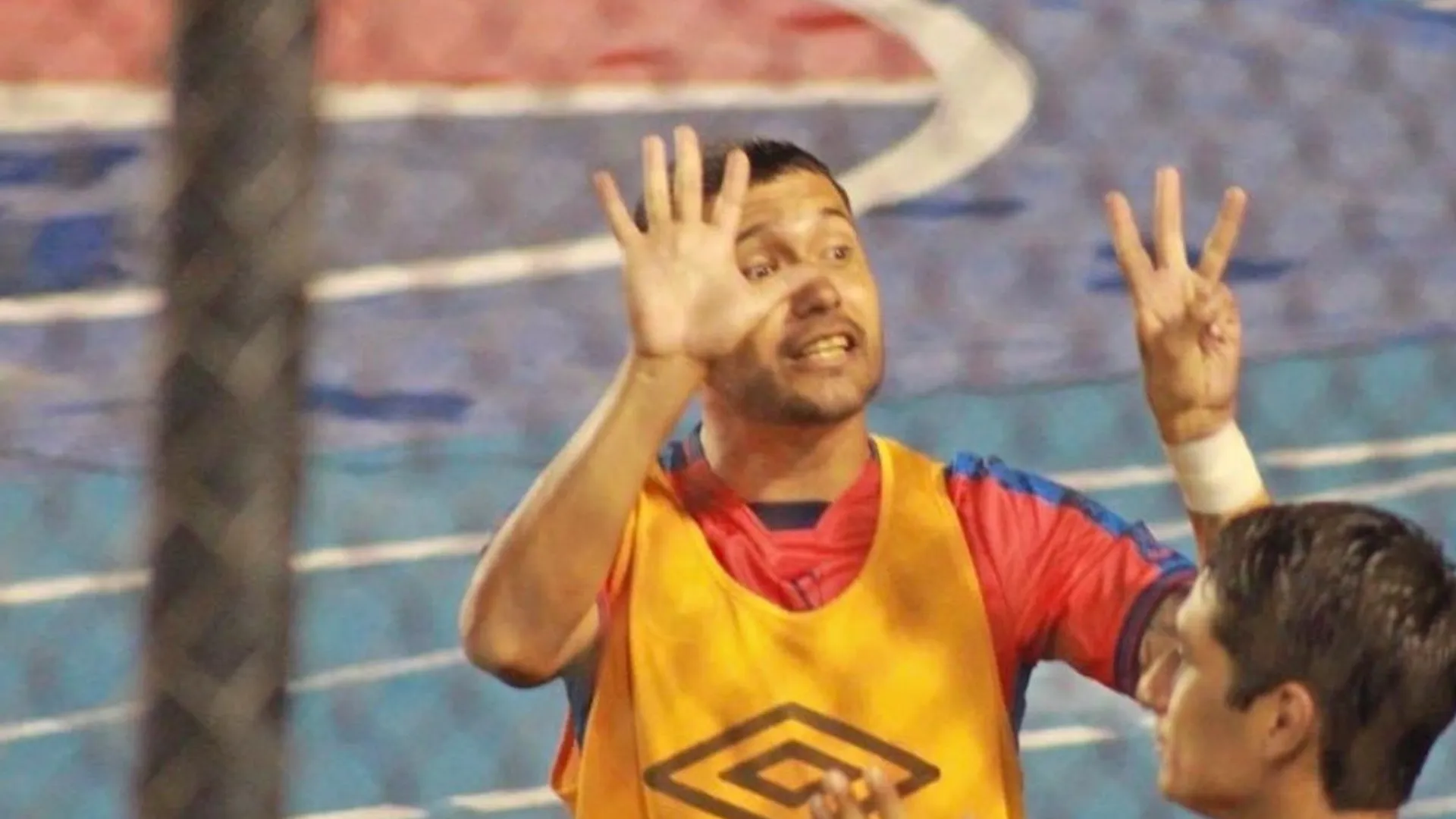 La dura sanción que Jaime Alas podría recibir por el gesto contra la afición de Comunicaciones